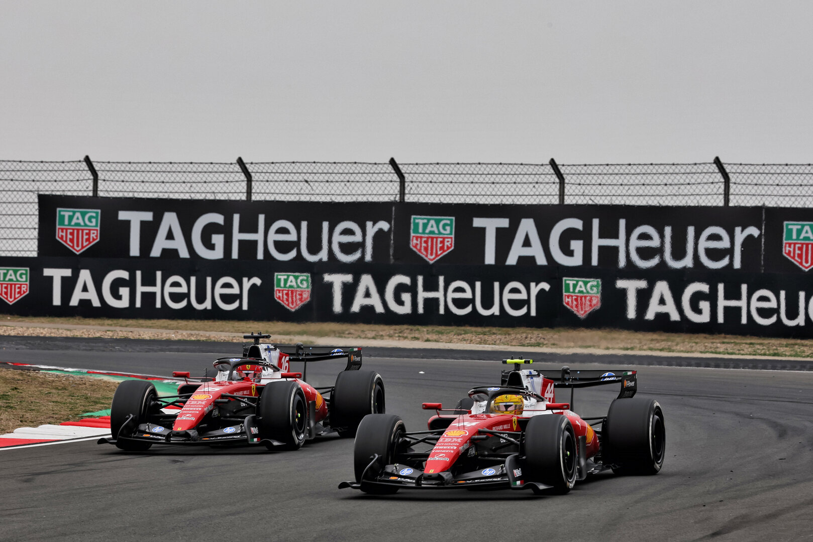 GP CINA, Charles Leclerc (MON) Ferrari SF-26 e Lewis Hamilton (GBR) Ferrari SF-26 battle for position.
15.03.2026. Formula 1 World Championship, Rd 2, Chinese Grand Prix, Shanghai, China, Gara Day.
- www.xpbimages.com, EMail: requests@xpbimages.com © Copyright: Patching / XPB Images