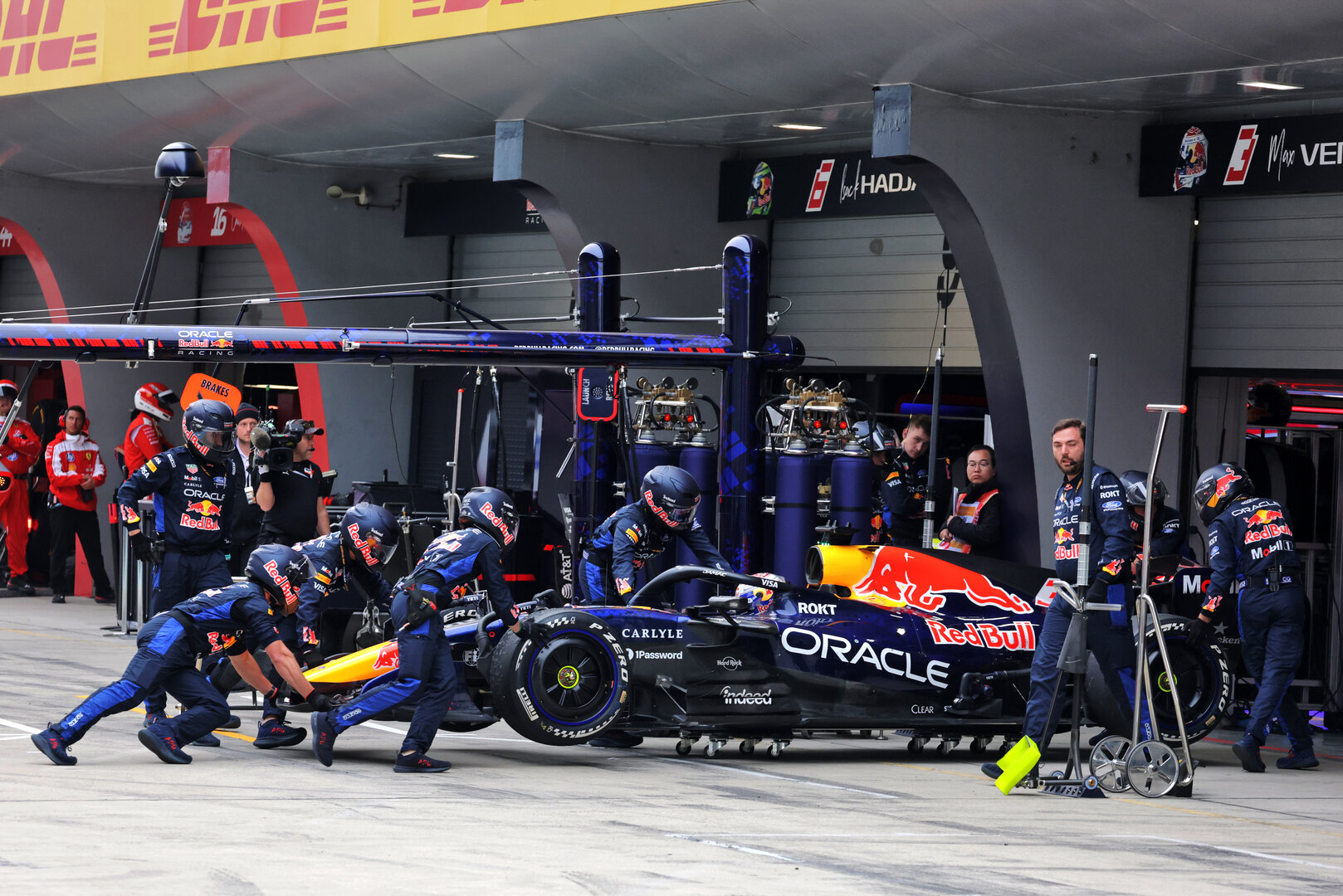 GP CINA, Max Verstappen (NLD) Red Bull Racing RB22 retired from the race in the pits.
15.03.2026. Formula 1 World Championship, Rd 2, Chinese Grand Prix, Shanghai, China, Gara Day.
- www.xpbimages.com, EMail: requests@xpbimages.com © Copyright: Moy / XPB Images