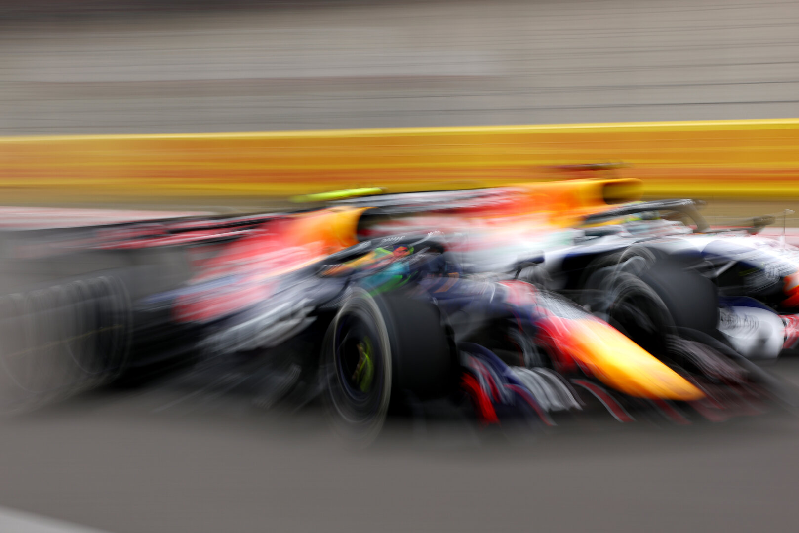 GP CINA, Liam Lawson (NZL) Racing Bulls Formula One Team VCARB 03 e Arvid Lindblad (GBR) Racing Bulls Formula One Team VCARB 03 battle for position.
15.03.2026. Formula 1 World Championship, Rd 2, Chinese Grand Prix, Shanghai, China, Gara Day.
- www.xpbimages.com, EMail: requests@xpbimages.com © Copyright: Bearne / XPB Images