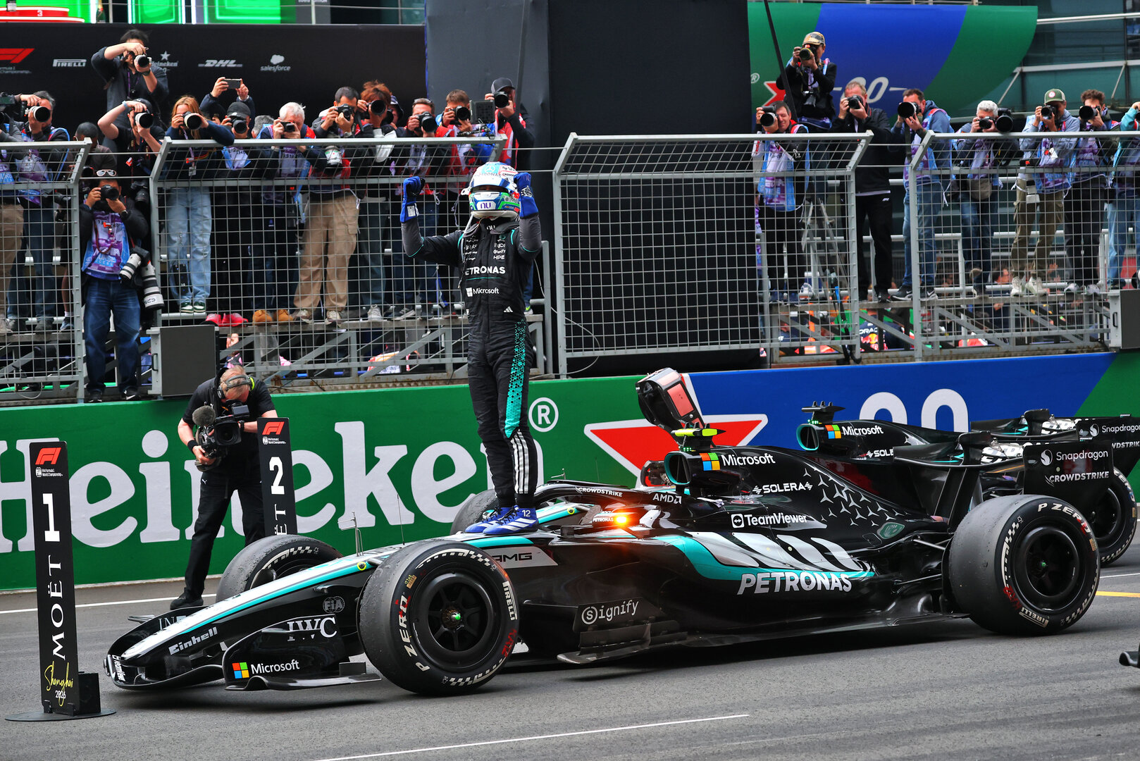 GP CINA, Gara winner Andrea Kimi Antonelli (ITA) Mercedes AMG Formula One Team W17 celebrates in parc ferme at the end of the race.
15.03.2026. Formula 1 World Championship, Rd 2, Chinese Grand Prix, Shanghai, China, Gara Day.
- www.xpbimages.com, EMail: requests@xpbimages.com © Copyright: Bearne / XPB Images