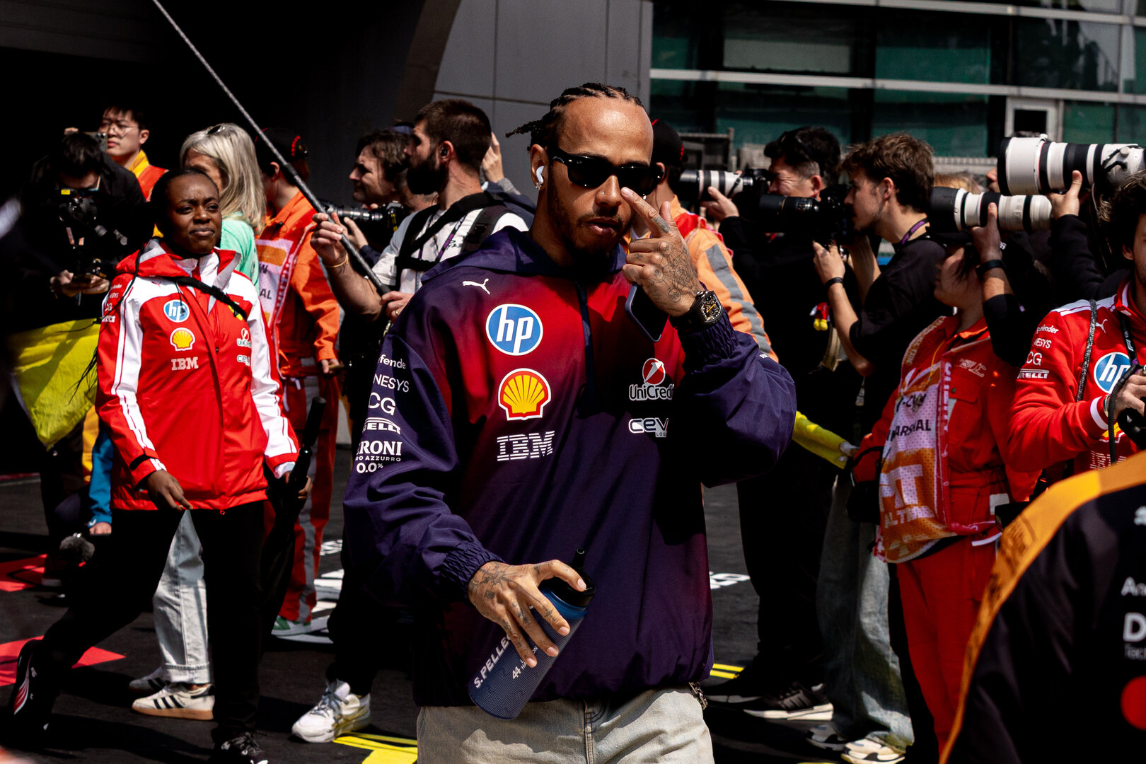 GP CINA, Lewis Hamilton (GBR) Ferrari on the drivers' parade.
15.03.2026. Formula 1 World Championship, Rd 2, Chinese Grand Prix, Shanghai, China, Gara Day.
- www.xpbimages.com, EMail: requests@xpbimages.com © Copyright: Denny / XPB Images