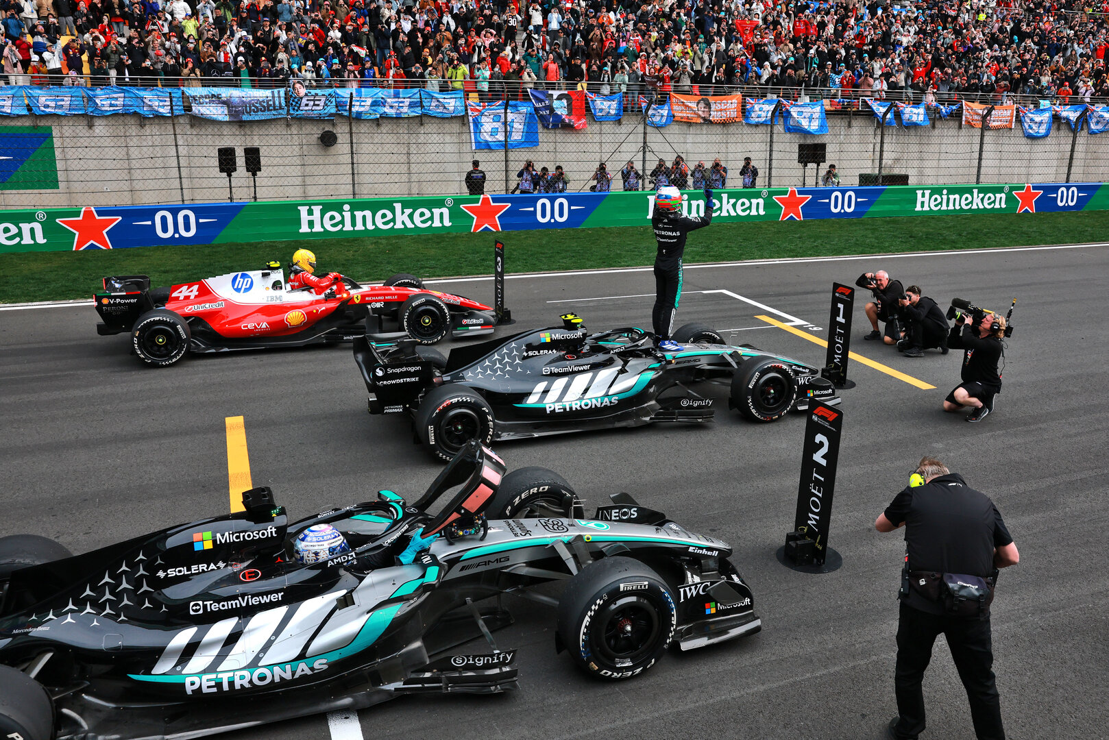 GP CINA, Gara winner Andrea Kimi Antonelli (ITA) Mercedes AMG Formula One Team W17 celebrates in parc ferme.
15.03.2026. Formula 1 World Championship, Rd 2, Chinese Grand Prix, Shanghai, China, Gara Day.
- www.xpbimages.com, EMail: requests@xpbimages.com © Copyright: Moy / XPB Images
