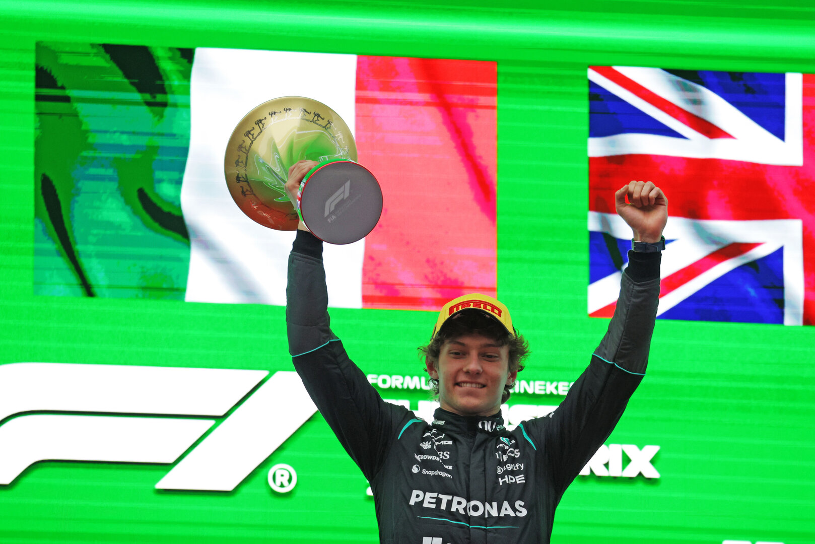 GP CINA, Gara winner Andrea Kimi Antonelli (ITA) Mercedes AMG Formula One Team celebrates in parc ferme.
15.03.2026. Formula 1 World Championship, Rd 2, Chinese Grand Prix, Shanghai, China, Gara Day.
- www.xpbimages.com, EMail: requests@xpbimages.com © Copyright: Moy / XPB Images