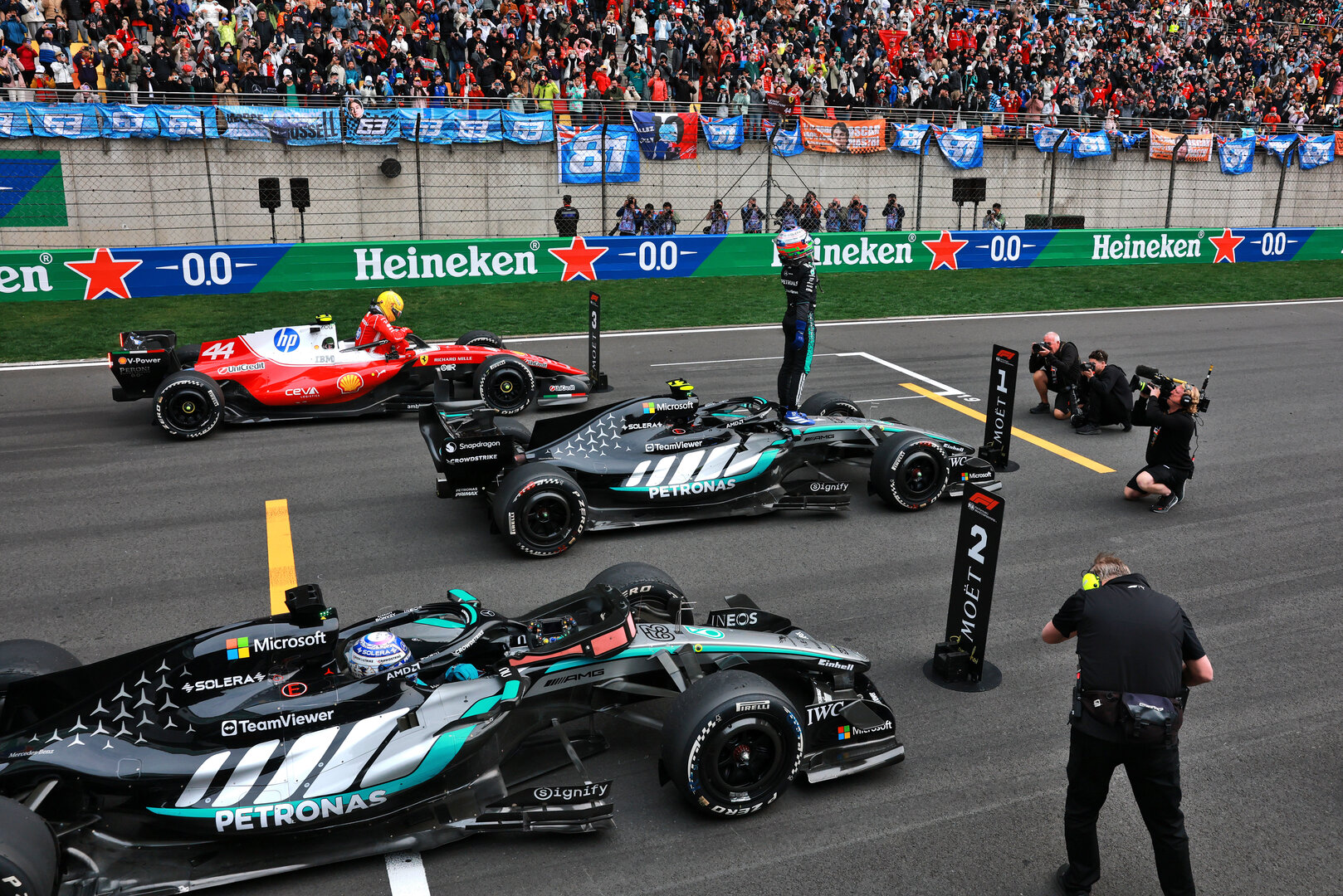 GP CINA, Gara winner Andrea Kimi Antonelli (ITA) Mercedes AMG Formula One Team W17 celebrates in parc ferme.
15.03.2026. Formula 1 World Championship, Rd 2, Chinese Grand Prix, Shanghai, China, Gara Day.
- www.xpbimages.com, EMail: requests@xpbimages.com © Copyright: Moy / XPB Images