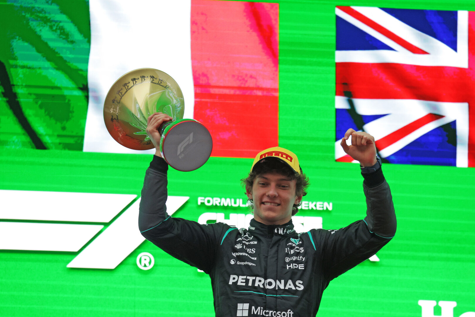 GP CINA, Gara winner Andrea Kimi Antonelli (ITA) Mercedes AMG Formula One Team celebrates in parc ferme.
15.03.2026. Formula 1 World Championship, Rd 2, Chinese Grand Prix, Shanghai, China, Gara Day.
- www.xpbimages.com, EMail: requests@xpbimages.com © Copyright: Moy / XPB Images