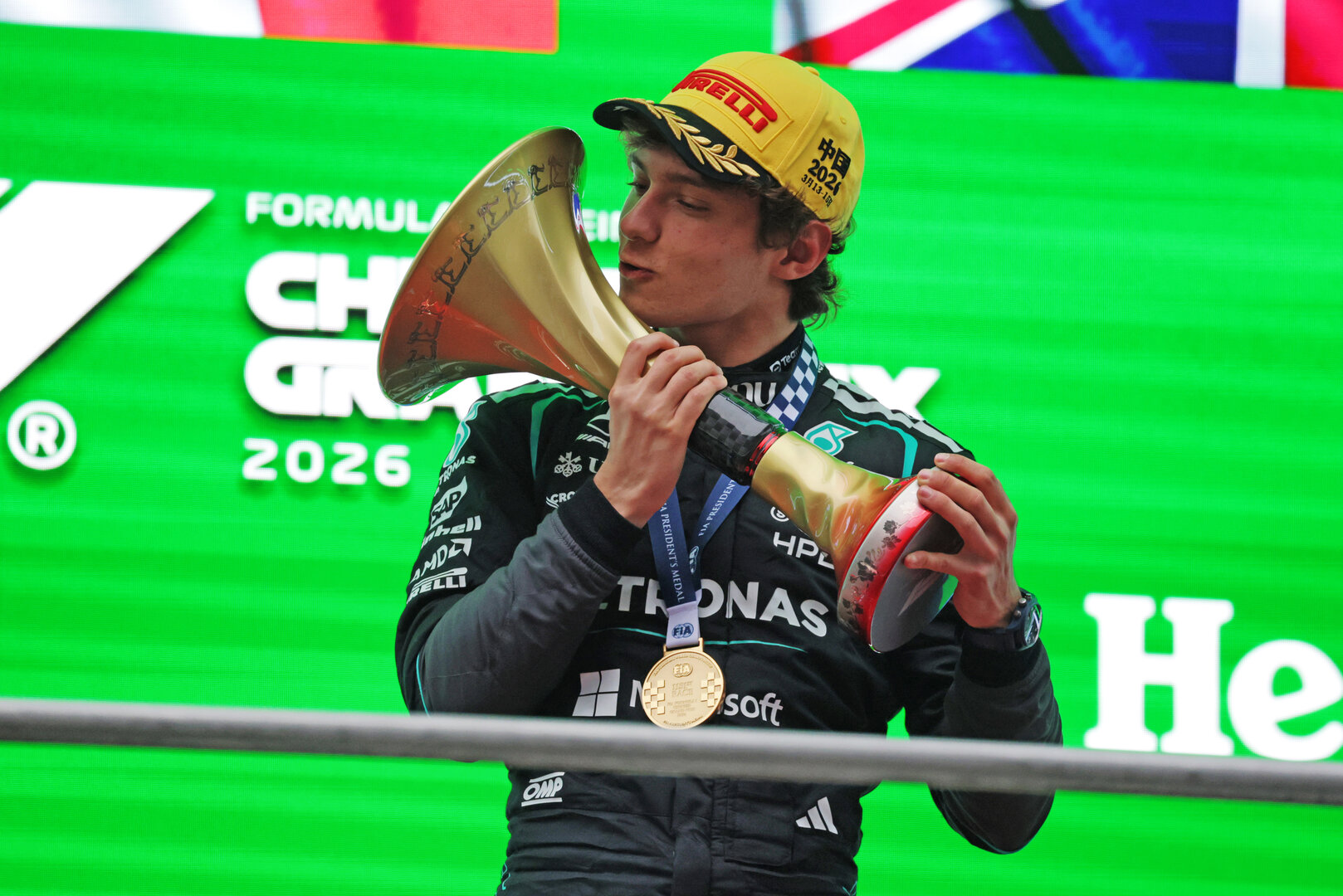 GP CINA, Gara winner Andrea Kimi Antonelli (ITA) Mercedes AMG Formula One Team celebrates in parc ferme.
15.03.2026. Formula 1 World Championship, Rd 2, Chinese Grand Prix, Shanghai, China, Gara Day.
- www.xpbimages.com, EMail: requests@xpbimages.com © Copyright: Moy / XPB Images