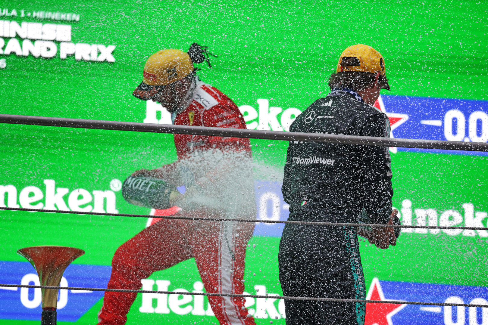 GP CINA, Gara winner Andrea Kimi Antonelli (ITA) Mercedes AMG Formula One Team celebrates on the podium with Lewis Hamilton (GBR) Ferrari.
15.03.2026. Formula 1 World Championship, Rd 2, Chinese Grand Prix, Shanghai, China, Gara Day.
- www.xpbimages.com, EMail: requests@xpbimages.com © Copyright: Moy / XPB Images