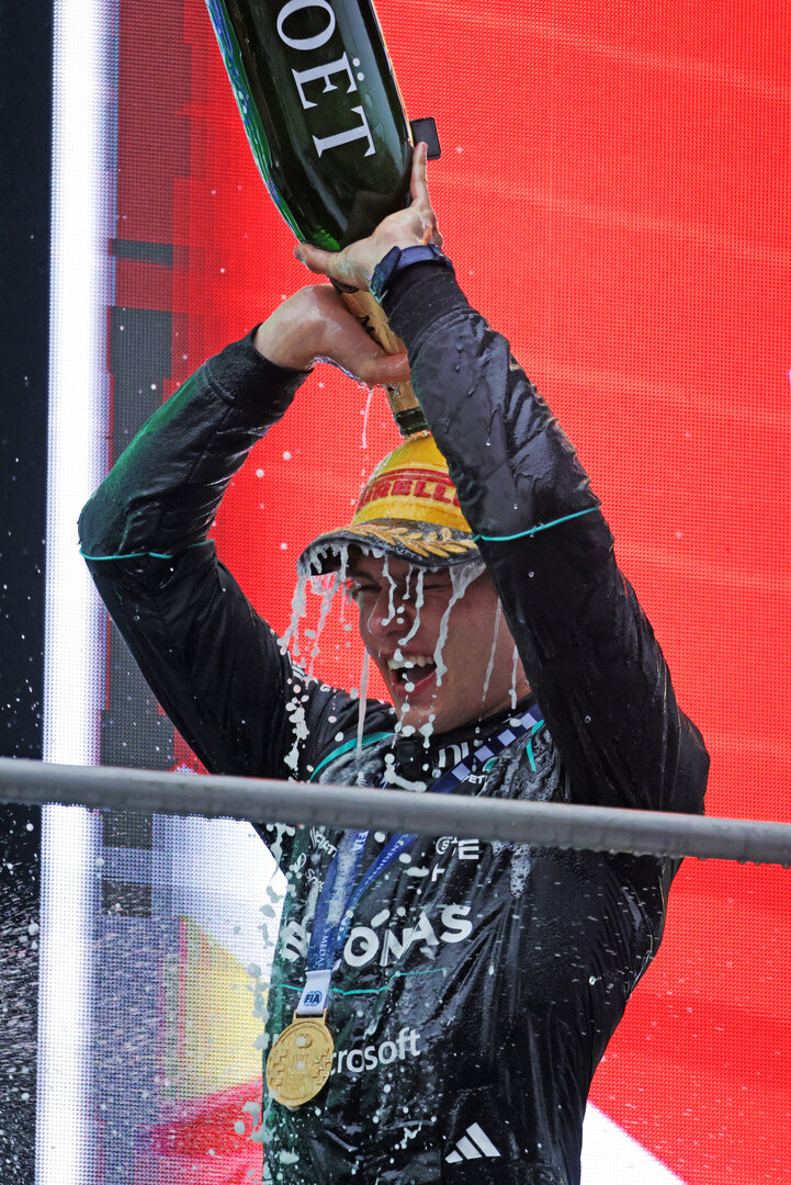GP CINA, Gara winner Andrea Kimi Antonelli (ITA) Mercedes AMG Formula One Team celebrates in parc ferme.
15.03.2026. Formula 1 World Championship, Rd 2, Chinese Grand Prix, Shanghai, China, Gara Day.
- www.xpbimages.com, EMail: requests@xpbimages.com © Copyright: Moy / XPB Images