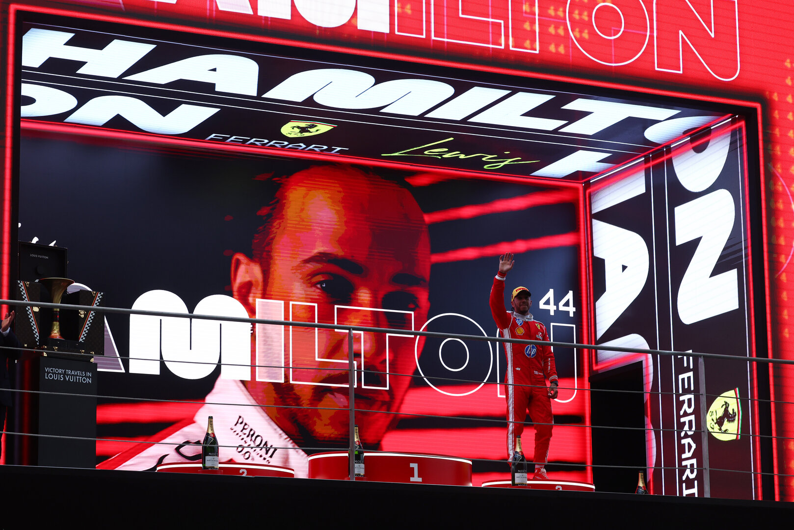 GP CINA, Lewis Hamilton (GBR) Ferrari celebrates his third position on the podium.
15.03.2026. Formula 1 World Championship, Rd 2, Chinese Grand Prix, Shanghai, China, Gara Day.
- www.xpbimages.com, EMail: requests@xpbimages.com © Copyright: Patching / XPB Images