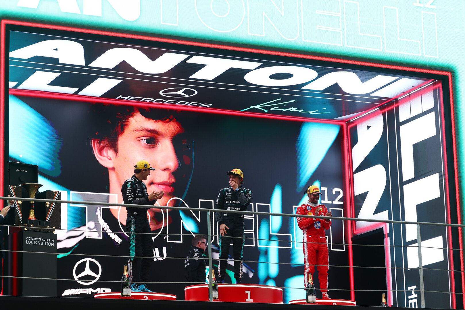 GP CINA, The podium (L to R): George Russell (GBR) Mercedes AMG Formula One Team, second; Andrea Kimi Antonelli (ITA) Mercedes AMG Formula One Team, vincitore; Lewis Hamilton (GBR) Ferrari, third.
15.03.2026. Formula 1 World Championship, Rd 2, Chinese Grand Prix, Shanghai, China, Gara Day.
- www.xpbimages.com, EMail: requests@xpbimages.com © Copyright: Patching / XPB Images
