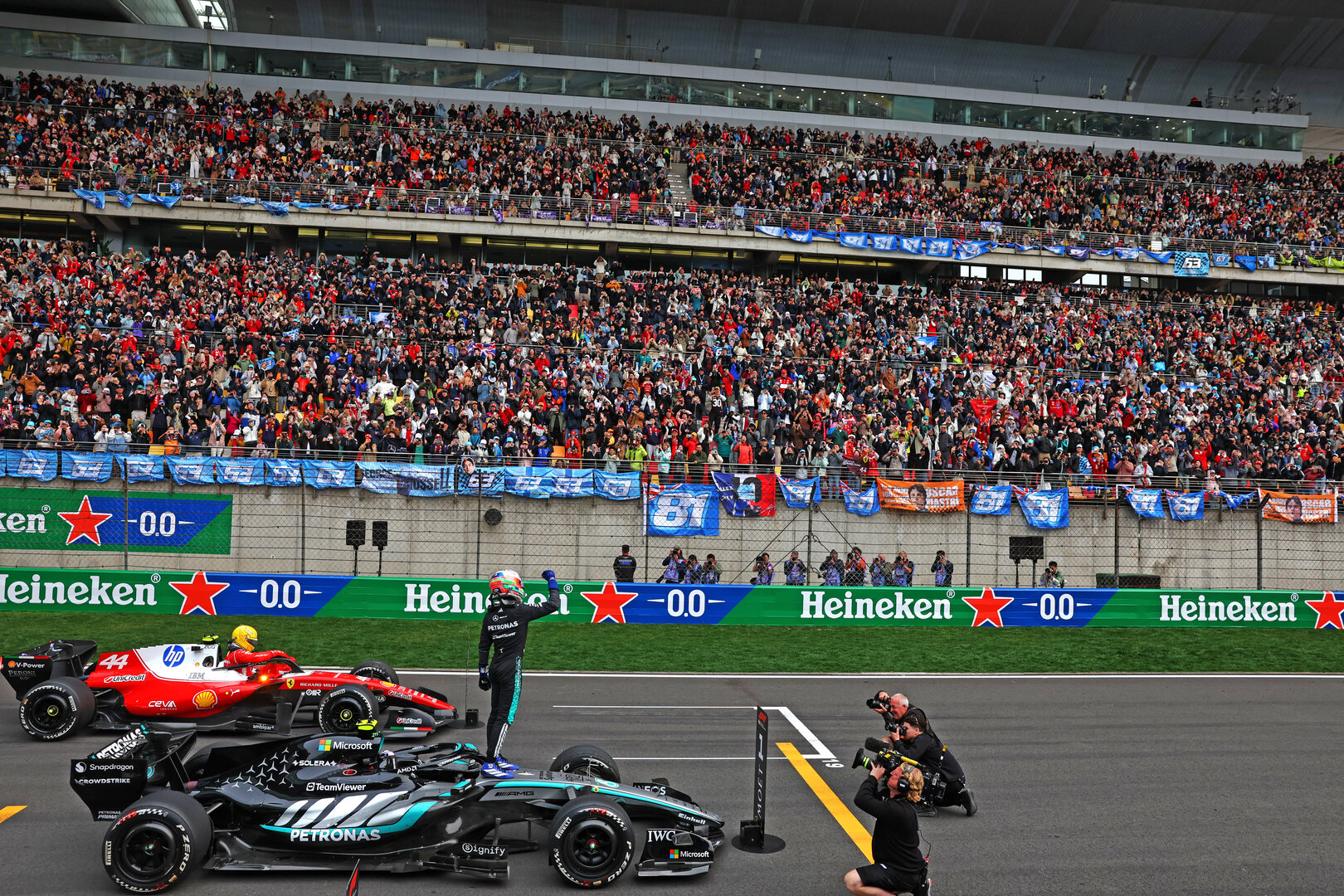 GP CINA, Gara winner Andrea Kimi Antonelli (ITA) Mercedes AMG Formula One Team W17 celebrates in parc ferme.
15.03.2026. Formula 1 World Championship, Rd 2, Chinese Grand Prix, Shanghai, China, Gara Day.
 - www.xpbimages.com, EMail: requests@xpbimages.com © Copyright: Patching / XPB Images