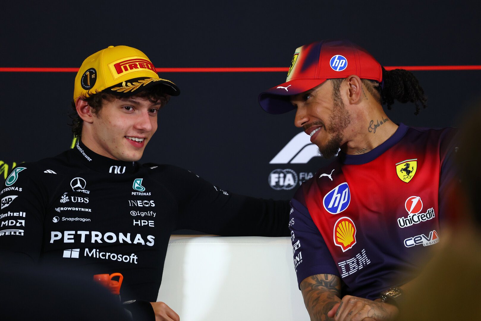 GP CINA, (L to R): Andrea Kimi Antonelli (ITA) Mercedes AMG Formula One Team e Lewis Hamilton (GBR) Ferrari in the post race FIA Press Conference.
15.03.2026. Formula 1 World Championship, Rd 2, Chinese Grand Prix, Shanghai, China, Gara Day.
- www.xpbimages.com, EMail: requests@xpbimages.com © Copyright: Bearne / XPB Images
