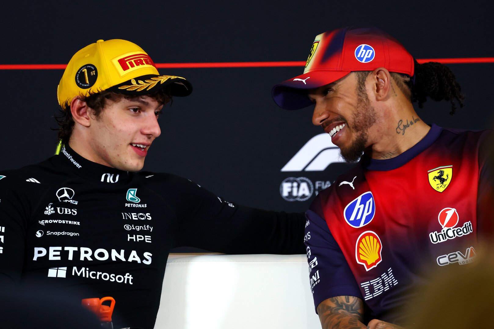 GP CINA, (L to R): Andrea Kimi Antonelli (ITA) Mercedes AMG Formula One Team e Lewis Hamilton (GBR) Ferrari in the post race FIA Press Conference.
15.03.2026. Formula 1 World Championship, Rd 2, Chinese Grand Prix, Shanghai, China, Gara Day.
- www.xpbimages.com, EMail: requests@xpbimages.com © Copyright: Bearne / XPB Images