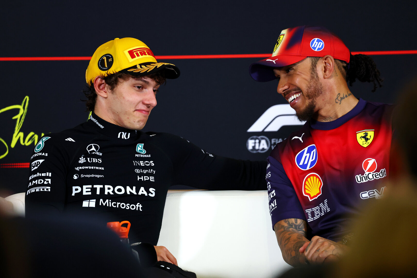 GP CINA, (L to R): Andrea Kimi Antonelli (ITA) Mercedes AMG Formula One Team e Lewis Hamilton (GBR) Ferrari in the post race FIA Press Conference.
15.03.2026. Formula 1 World Championship, Rd 2, Chinese Grand Prix, Shanghai, China, Gara Day.
- www.xpbimages.com, EMail: requests@xpbimages.com © Copyright: Bearne / XPB Images