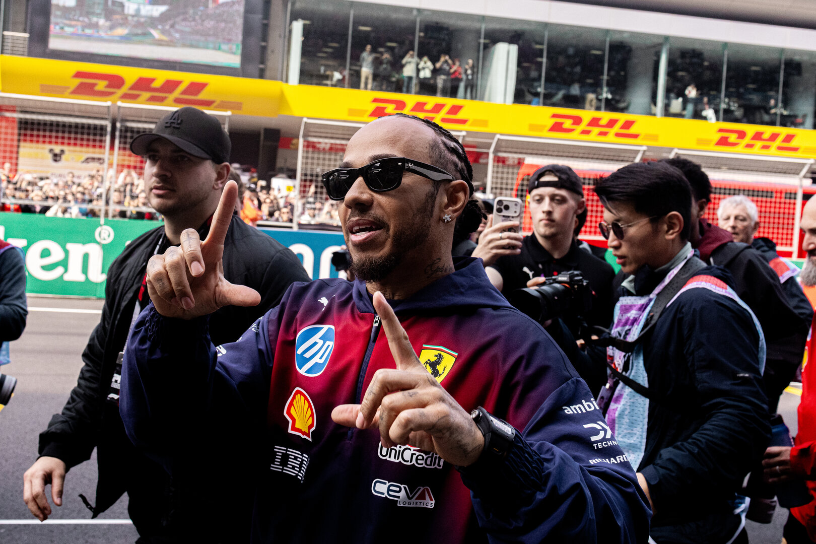 GP CINA, Lewis Hamilton (GBR) Ferrari on the drivers' parade.
15.03.2026. Formula 1 World Championship, Rd 2, Chinese Grand Prix, Shanghai, China, Gara Day.
- www.xpbimages.com, EMail: requests@xpbimages.com © Copyright: Denny / XPB Images