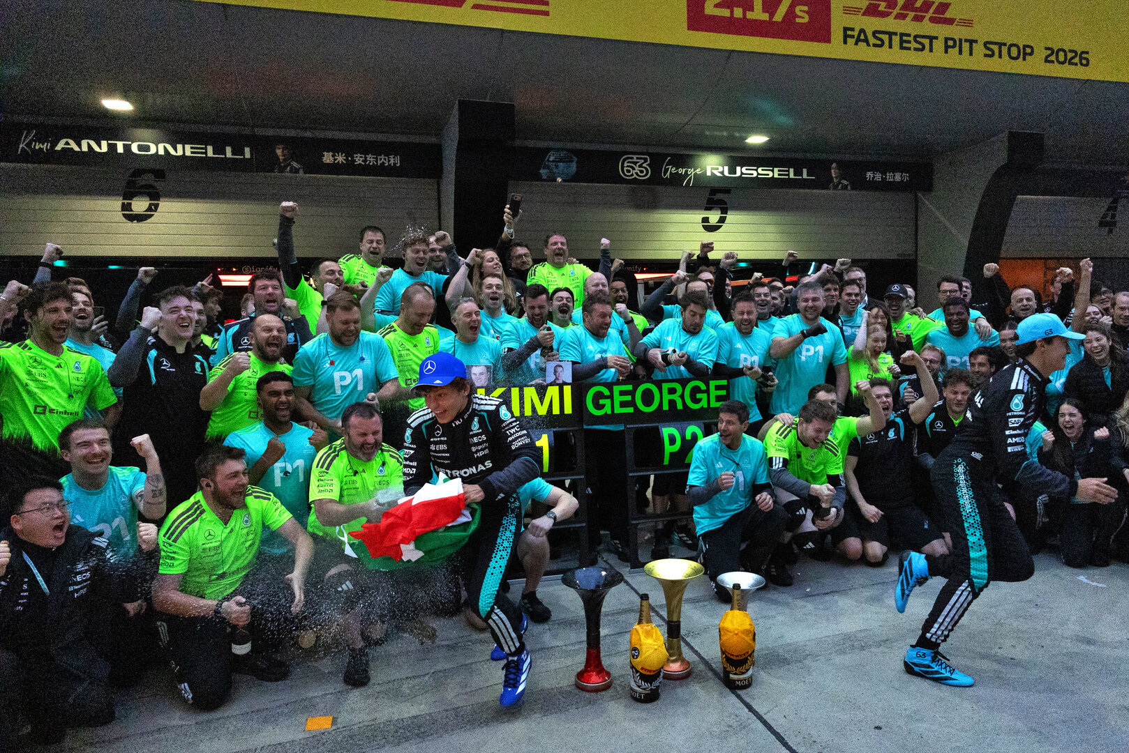 GP CINA, (L to R): Gara winner Andrea Kimi Antonelli (ITA) Mercedes AMG Formula One Team e second placed George Russell (GBR) Mercedes AMG Formula One Team celebrate with the team.
15.03.2026. Formula 1 World Championship, Rd 2, Chinese Grand Prix, Shanghai, China, Gara Day.
- www.xpbimages.com, EMail: requests@xpbimages.com © Copyright: Denny / XPB Images