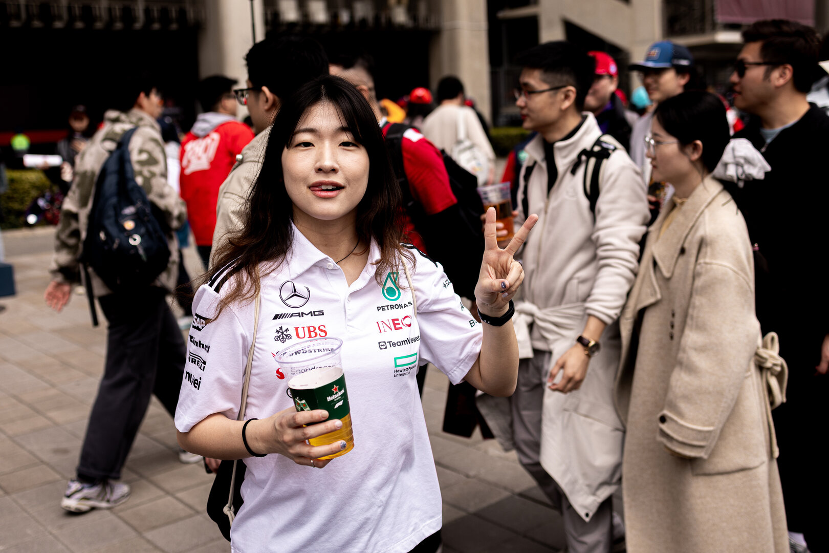 GP CINA, Circuit Atmosfera - Mercedes AMG F1 Formula One Team fan.
15.03.2026. Formula 1 World Championship, Rd 2, Chinese Grand Prix, Shanghai, China, Gara Day.
- www.xpbimages.com, EMail: requests@xpbimages.com © Copyright: Denny / XPB Images
