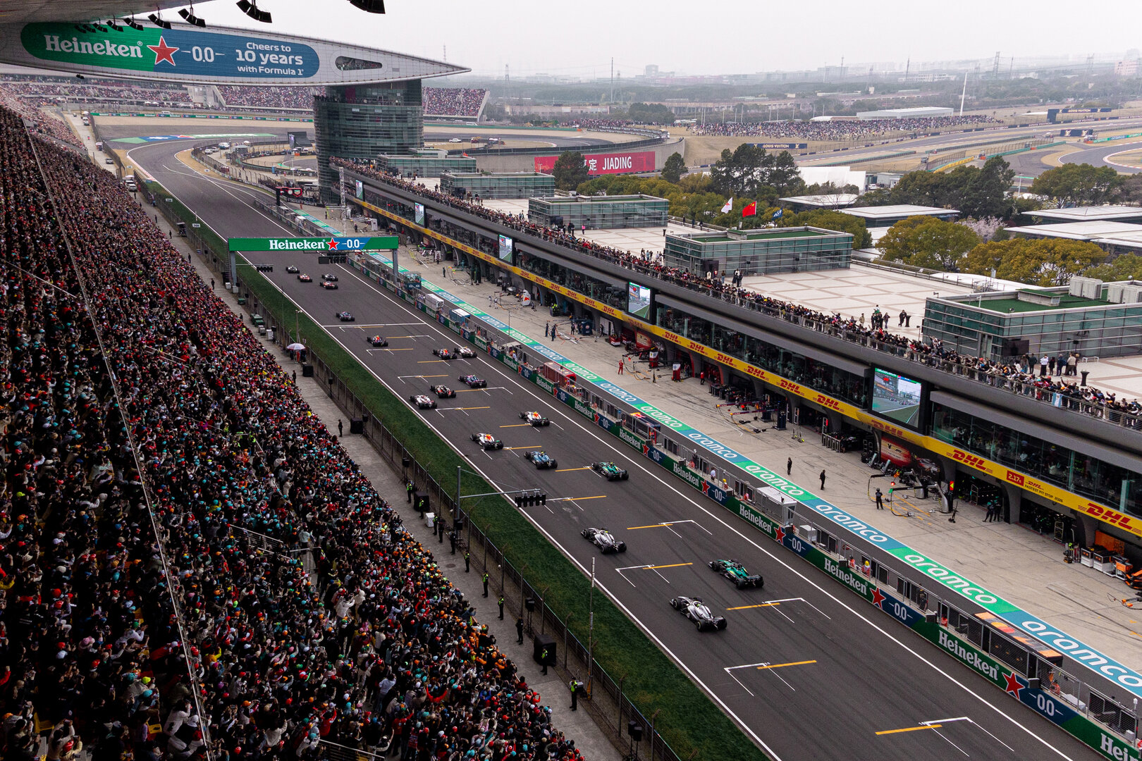 GP CINA, Andrea Kimi Antonelli (ITA) Mercedes AMG Formula One Team W17 davanti a at the partenza of the race.
15.03.2026. Formula 1 World Championship, Rd 2, Chinese Grand Prix, Shanghai, China, Gara Day.
- www.xpbimages.com, EMail: requests@xpbimages.com © Copyright: Denny / XPB Images