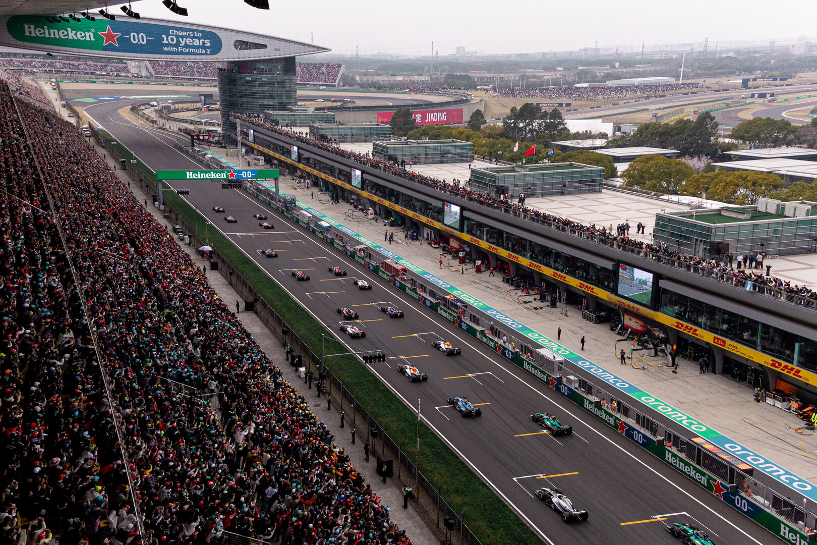 GP CINA, Andrea Kimi Antonelli (ITA) Mercedes AMG Formula One Team W17 davanti a at the partenza of the race.
15.03.2026. Formula 1 World Championship, Rd 2, Chinese Grand Prix, Shanghai, China, Gara Day.
- www.xpbimages.com, EMail: requests@xpbimages.com © Copyright: Denny / XPB Images