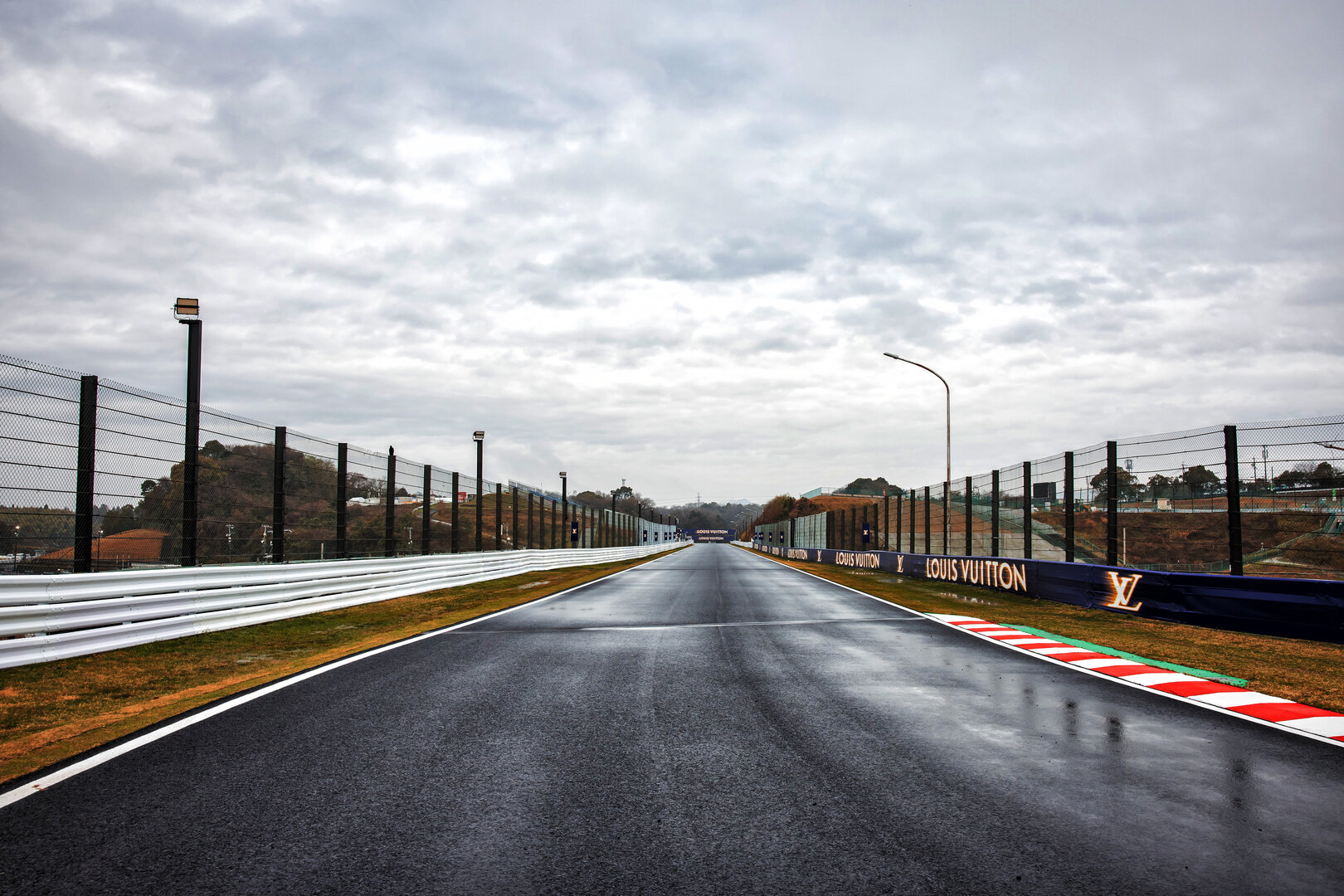 GP GIAPPONE, Circuit detail - 130R.
26.03.2026. Formula 1 World Championship, Rd 3, Japanese Grand Prix, Suzuka, Japan, Preparation Day.
- www.xpbimages.com, EMail: requests@xpbimages.com © Copyright: Bearne / XPB Images