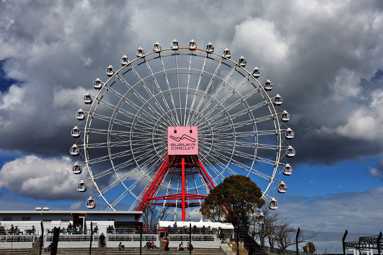 GP GIAPPONE, Circuit Atmosfera - ferris wheel.
26.03.2026. Formula 1 World Championship, Rd 3, Japanese Grand Prix, Suzuka, Japan, Preparation Day.
 - www.xpbimages.com, EMail: requests@xpbimages.com © Copyright: Rew / XPB Images