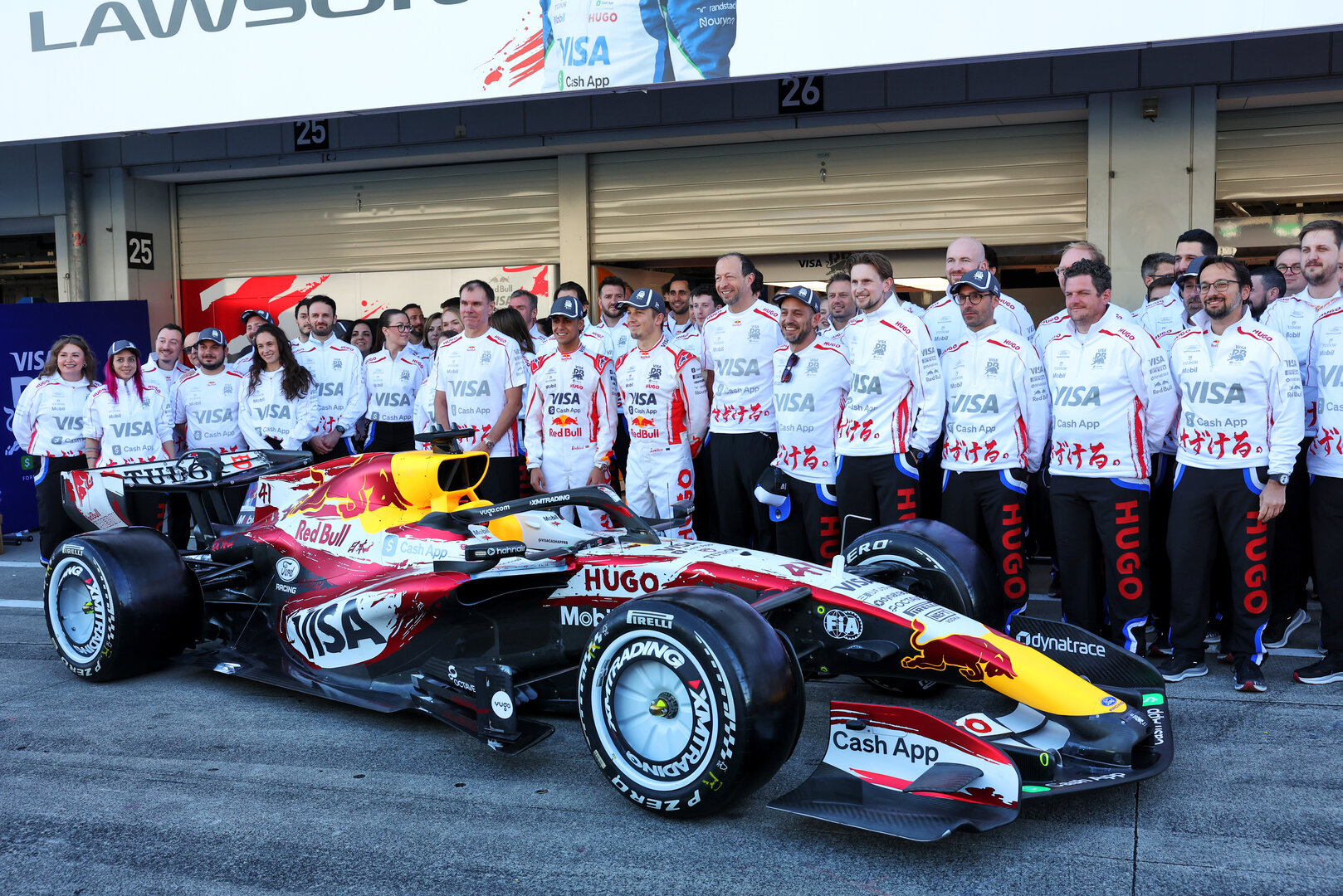 GP GIAPPONE, Racing Bulls Formula One Team - team photograph.
26.03.2026. Formula 1 World Championship, Rd 3, Japanese Grand Prix, Suzuka, Japan, Preparation Day.
- www.xpbimages.com, EMail: requests@xpbimages.com © Copyright: Rew / XPB Images