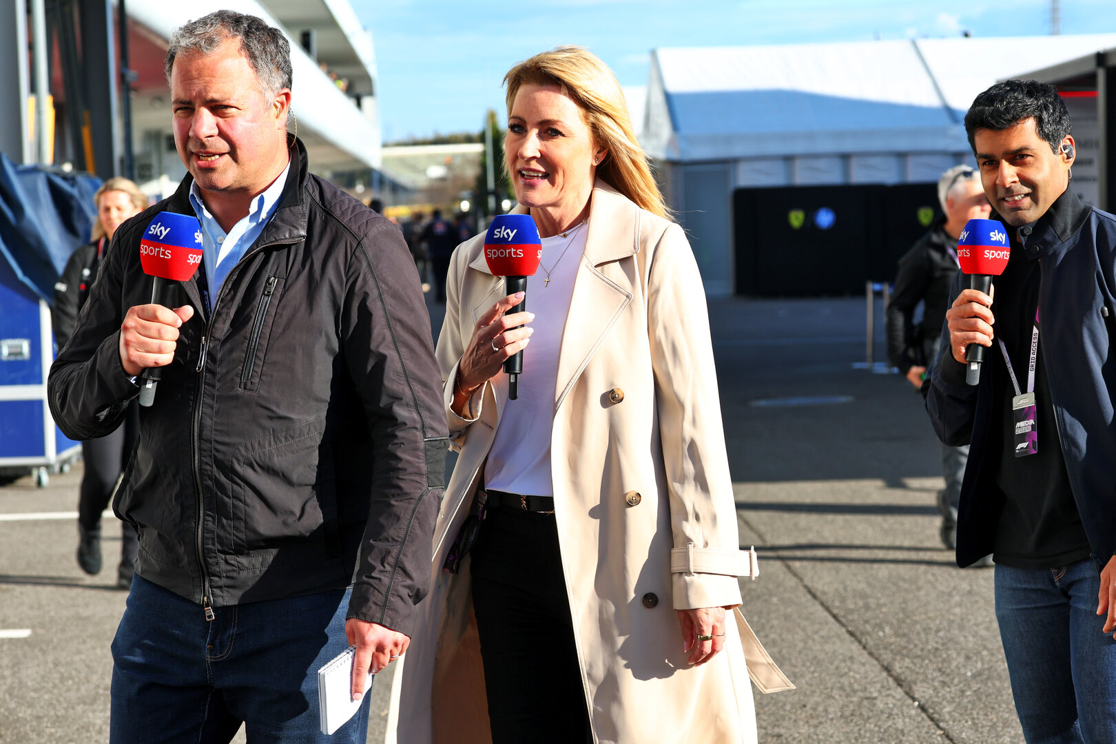 GP GIAPPONE, (L to R): Ted Kravitz (GBR) Sky Sports Pitlane Reporter with Rachel Brookes (GBR) Sky Sports F1 Reporter e Karun Chandhok (IND) Sky Sports F1 Presenter.
26.03.2026. Formula 1 World Championship, Rd 3, Japanese Grand Prix, Suzuka, Japan, Preparation Day.
- www.xpbimages.com, EMail: requests@xpbimages.com © Copyright: Bearne / XPB Images