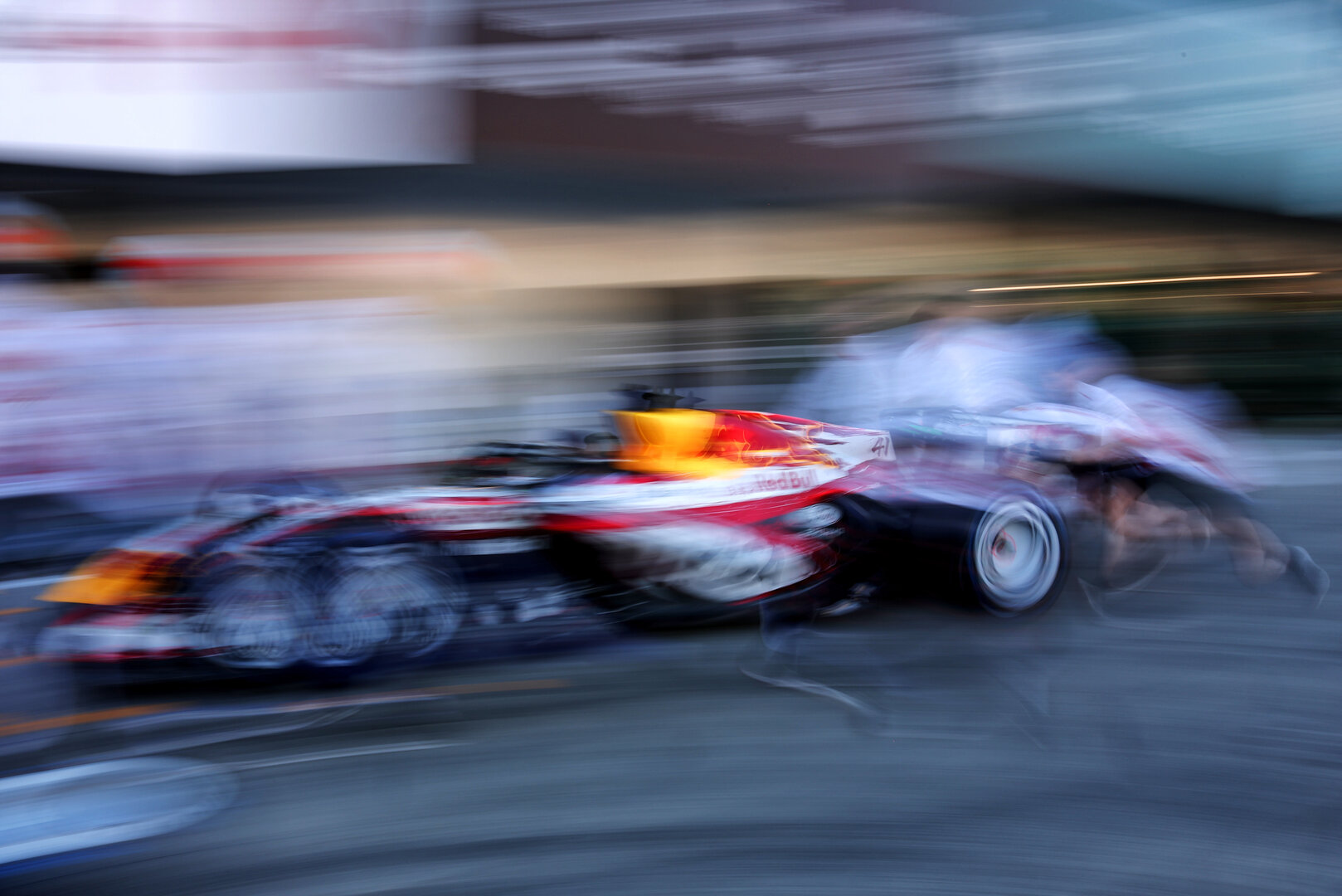 GP GIAPPONE, Racing Bulls Formula One Team practice a pit stop.
26.03.2026. Formula 1 World Championship, Rd 3, Japanese Grand Prix, Suzuka, Japan, Preparation Day.
- www.xpbimages.com, EMail: requests@xpbimages.com © Copyright: Rew / XPB Images