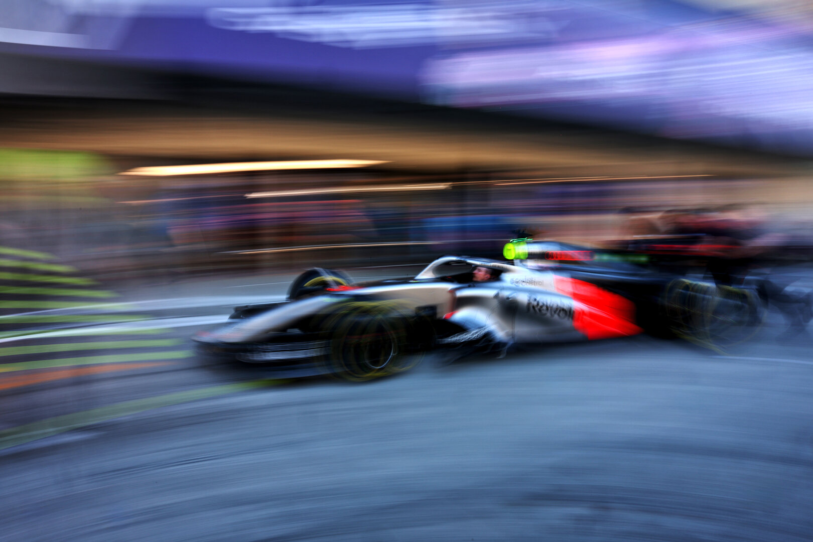 GP GIAPPONE, Audi F1 Team  practice a pit stop.
26.03.2026. Formula 1 World Championship, Rd 3, Japanese Grand Prix, Suzuka, Japan, Preparation Day.
 - www.xpbimages.com, EMail: requests@xpbimages.com © Copyright: Rew / XPB Images
