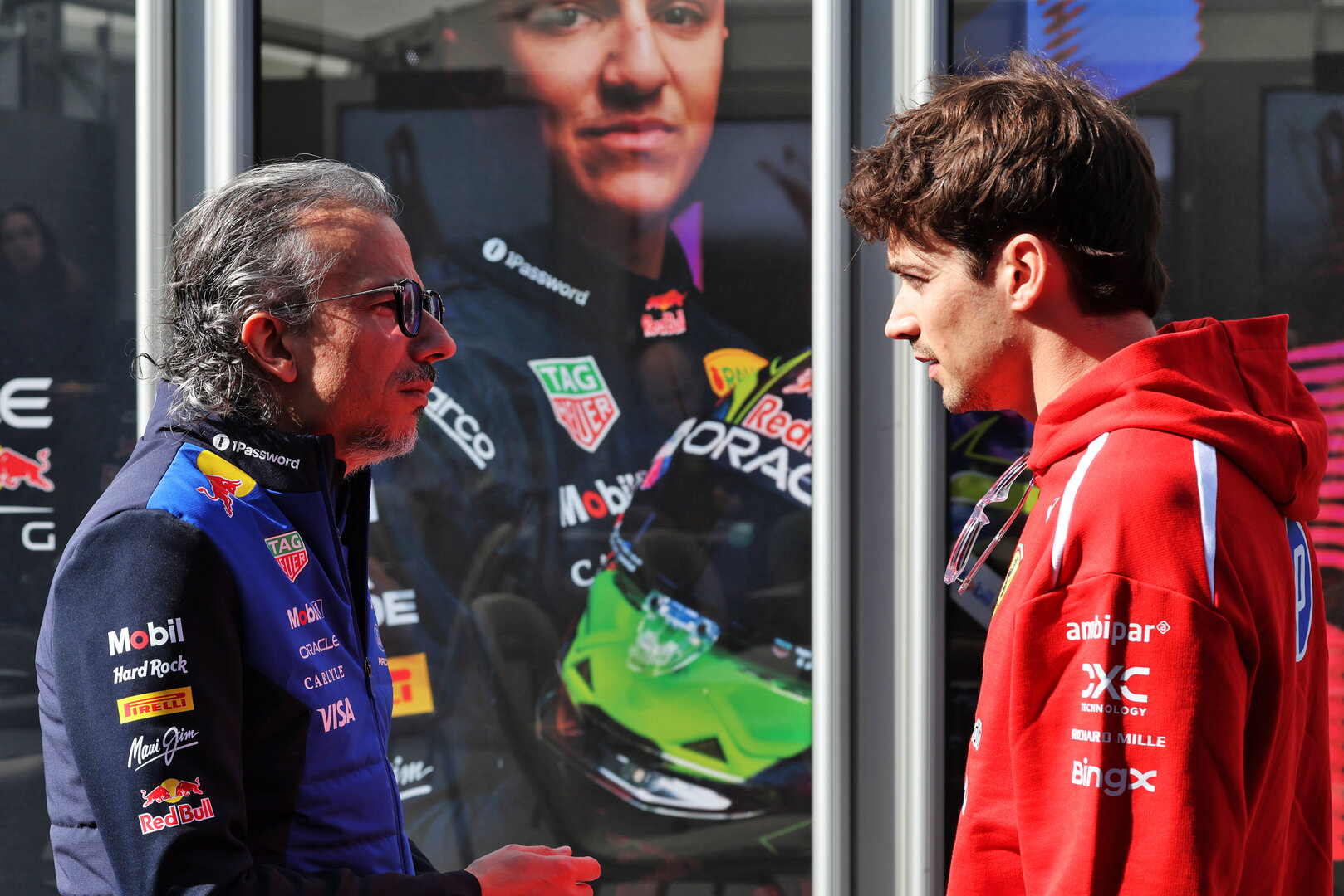 GP GIAPPONE, (L to R): Laurent Mekies (FRA) Red Bull Racing Team Principal e CEO with Charles Leclerc (MON) Ferrari.
27.03.2026. Formula 1 World Championship, Rd 3, Japanese Grand Prix, Suzuka, Japan, Practice Day.
- www.xpbimages.com, EMail: requests@xpbimages.com © Copyright: Bearne / XPB Images