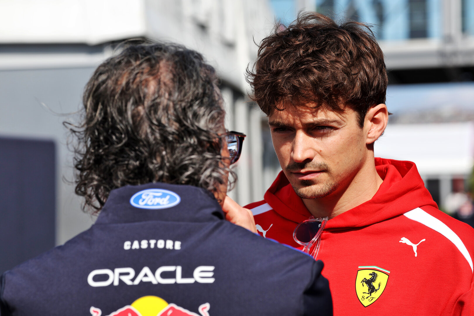 GP GIAPPONE, Charles Leclerc (MON) Ferrari with Laurent Mekies (FRA) Red Bull Racing Team Principal e CEO.
27.03.2026. Formula 1 World Championship, Rd 3, Japanese Grand Prix, Suzuka, Japan, Practice Day.
- www.xpbimages.com, EMail: requests@xpbimages.com © Copyright: Bearne / XPB Images