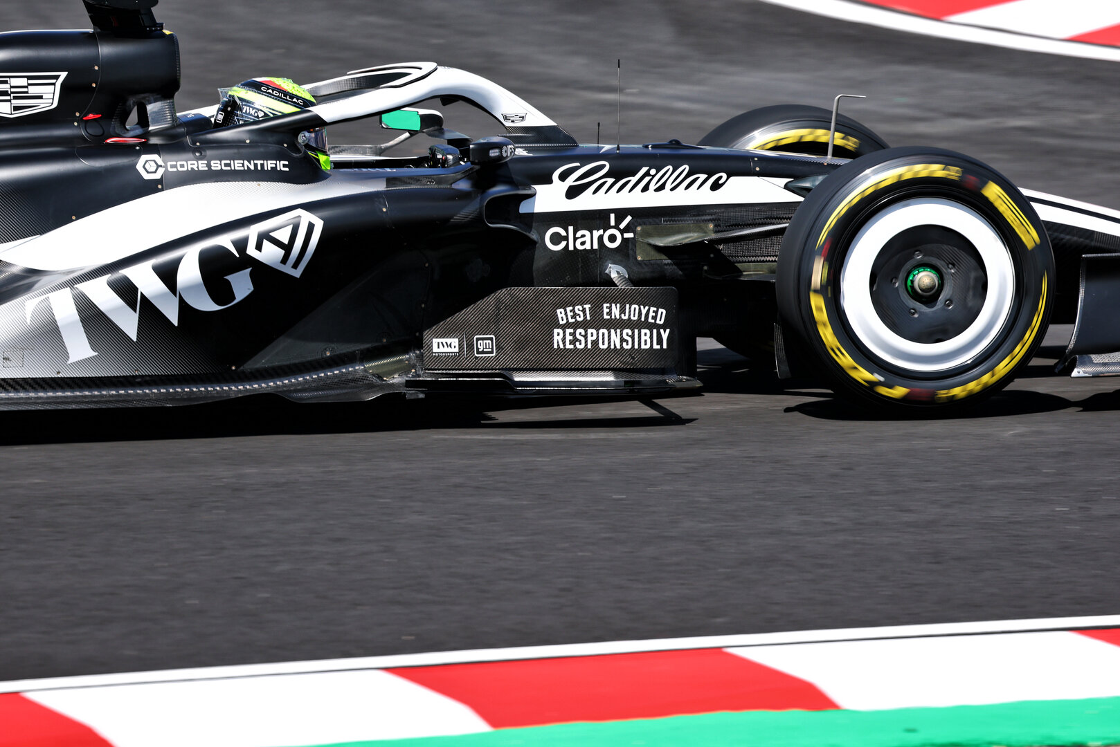 GP GIAPPONE, Sergio Perez (MEX) Cadillac Formula 1 Team MAC-26.
27.03.2026. Formula 1 World Championship, Rd 3, Japanese Grand Prix, Suzuka, Japan, Practice Day.
- www.xpbimages.com, EMail: requests@xpbimages.com © Copyright: Bearne / XPB Images