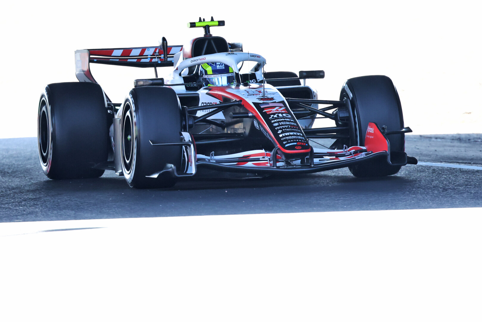 GP GIAPPONE, Oliver Bearman (GBR) Haas F1 Team VF-26.
27.03.2026. Formula 1 World Championship, Rd 3, Japanese Grand Prix, Suzuka, Japan, Practice Day.
- www.xpbimages.com, EMail: requests@xpbimages.com © Copyright: Rew / XPB Images