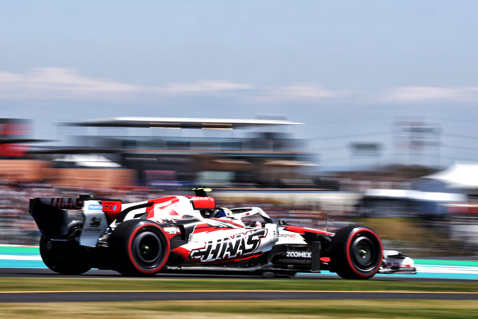 GP GIAPPONE, Oliver Bearman (GBR) Haas F1 Team VF-26.
27.03.2026. Formula 1 World Championship, Rd 3, Japanese Grand Prix, Suzuka, Japan, Practice Day.
- www.xpbimages.com, EMail: requests@xpbimages.com © Copyright: Bearne / XPB Images