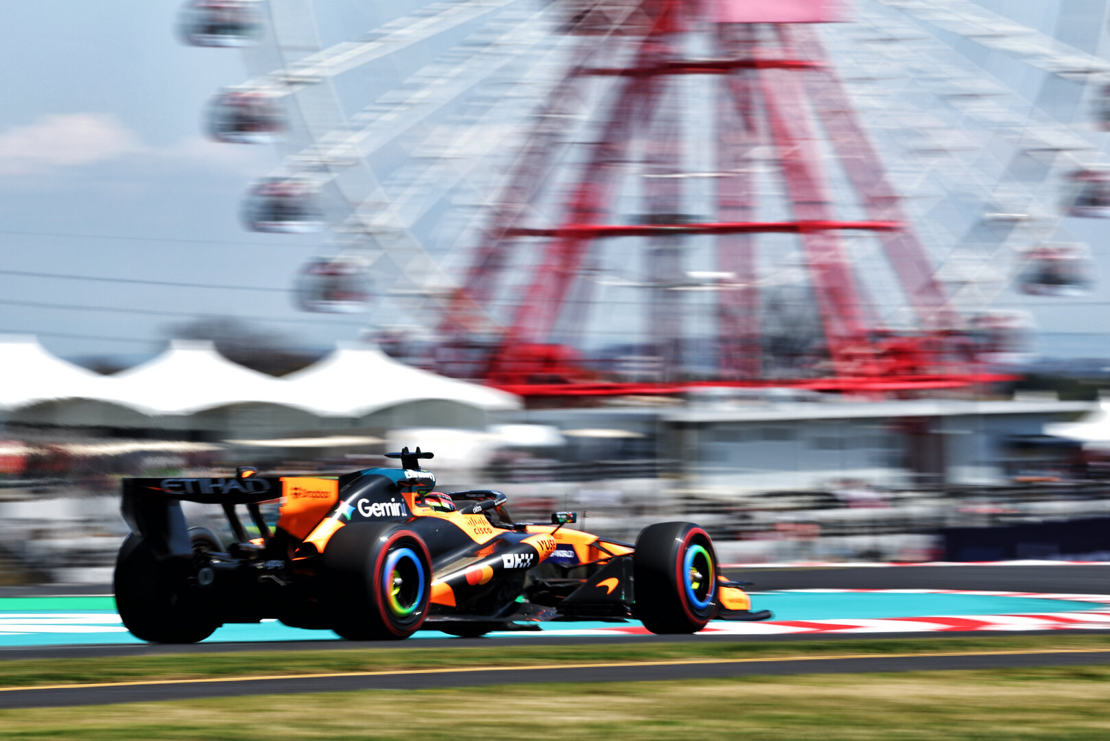 GP GIAPPONE, Oscar Piastri (AUS) McLaren F1 Team MCL40.
27.03.2026. Formula 1 World Championship, Rd 3, Japanese Grand Prix, Suzuka, Japan, Practice Day.
- www.xpbimages.com, EMail: requests@xpbimages.com © Copyright: Bearne / XPB Images