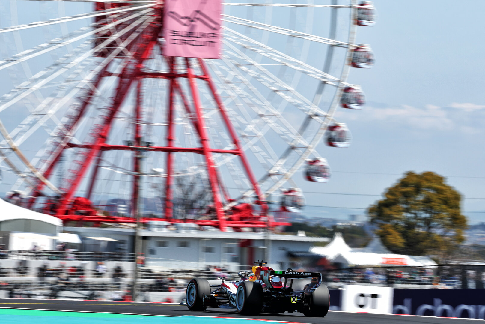 GP GIAPPONE, Arvid Lindblad (GBR) Racing Bulls Formula One Team VCARB 03.
27.03.2026. Formula 1 World Championship, Rd 3, Japanese Grand Prix, Suzuka, Japan, Practice Day.
- www.xpbimages.com, EMail: requests@xpbimages.com © Copyright: Bearne / XPB Images