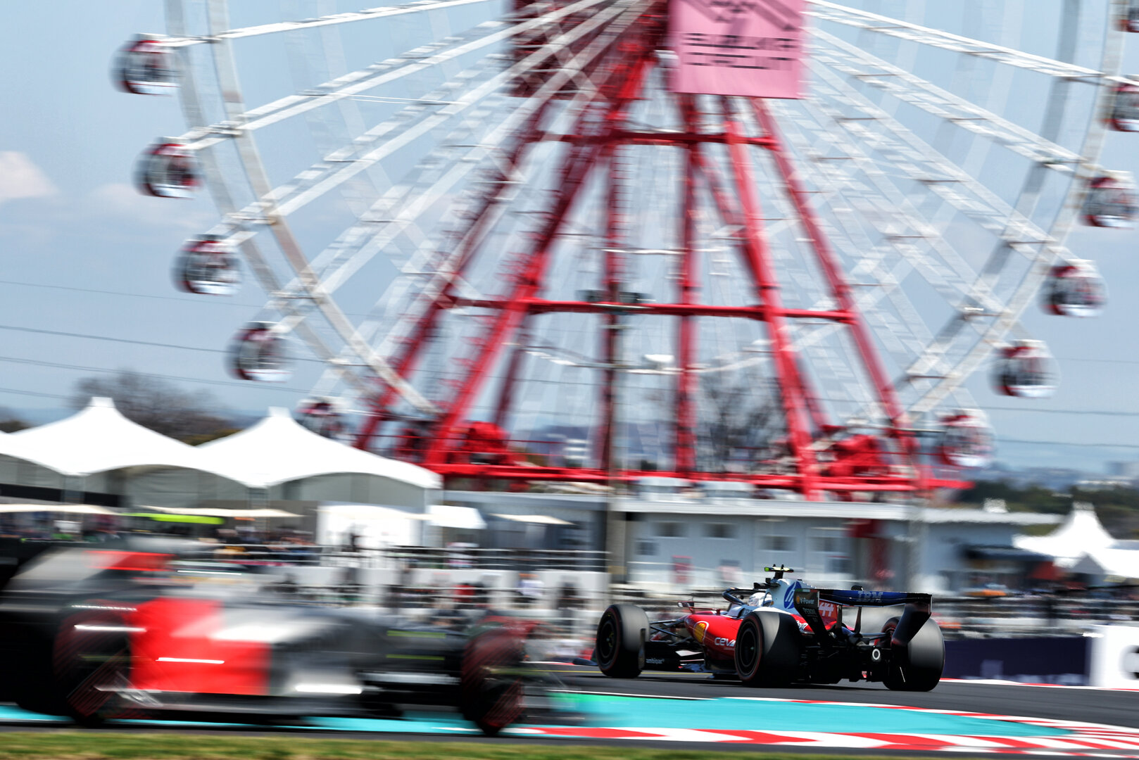 GP GIAPPONE, Lewis Hamilton (GBR) Ferrari SF-26.
27.03.2026. Formula 1 World Championship, Rd 3, Japanese Grand Prix, Suzuka, Japan, Practice Day.
- www.xpbimages.com, EMail: requests@xpbimages.com © Copyright: Bearne / XPB Images