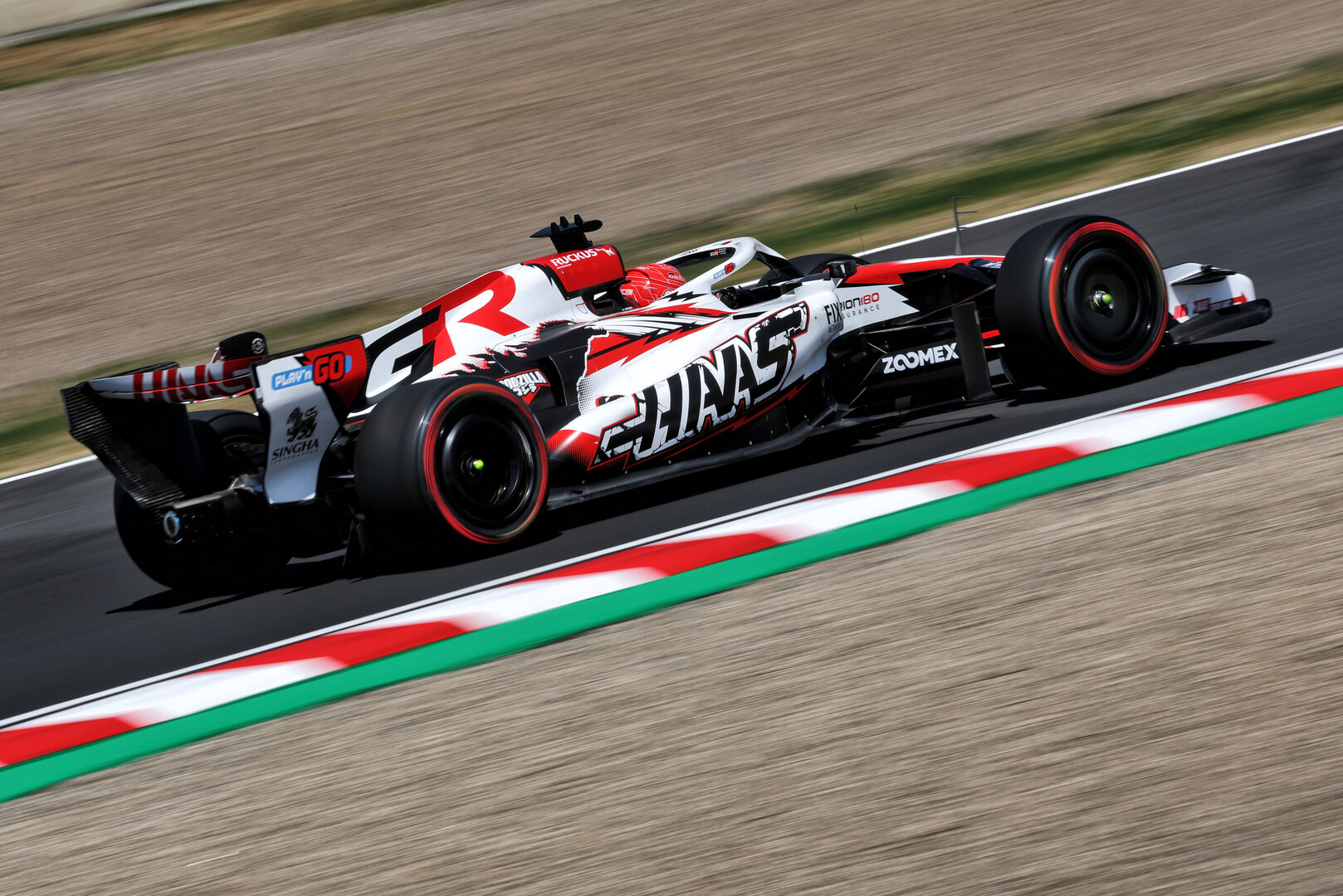 GP GIAPPONE, Esteban Ocon (FRA) Haas F1 Team VF-26.
27.03.2026. Formula 1 World Championship, Rd 3, Japanese Grand Prix, Suzuka, Japan, Practice Day.
- www.xpbimages.com, EMail: requests@xpbimages.com © Copyright: Charniaux / XPB Images