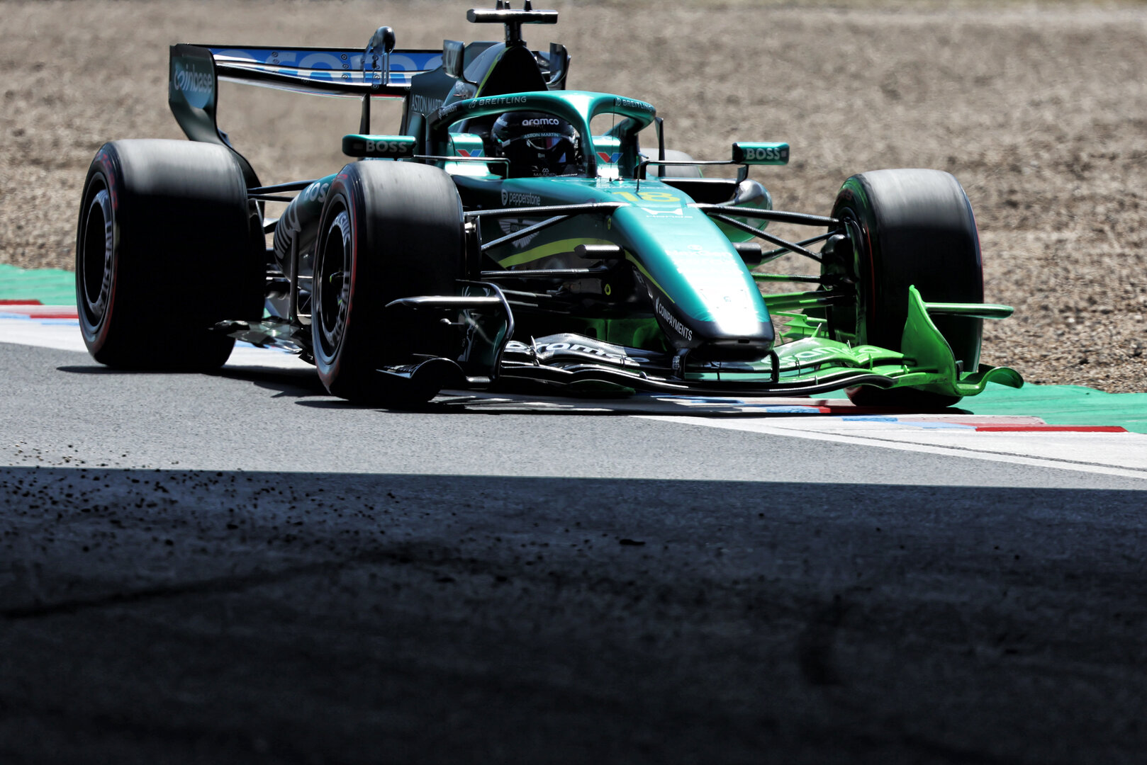 GP GIAPPONE, Lance Stroll (CDN) Aston Martin F1 Team AMR26.
27.03.2026. Formula 1 World Championship, Rd 3, Japanese Grand Prix, Suzuka, Japan, Practice Day.
 - www.xpbimages.com, EMail: requests@xpbimages.com © Copyright: Rew / XPB Images