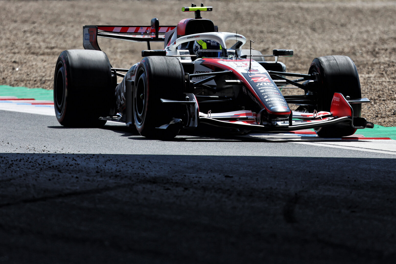 GP GIAPPONE, Oliver Bearman (GBR) Haas F1 Team VF-26.
27.03.2026. Formula 1 World Championship, Rd 3, Japanese Grand Prix, Suzuka, Japan, Practice Day.
- www.xpbimages.com, EMail: requests@xpbimages.com © Copyright: Rew / XPB Images