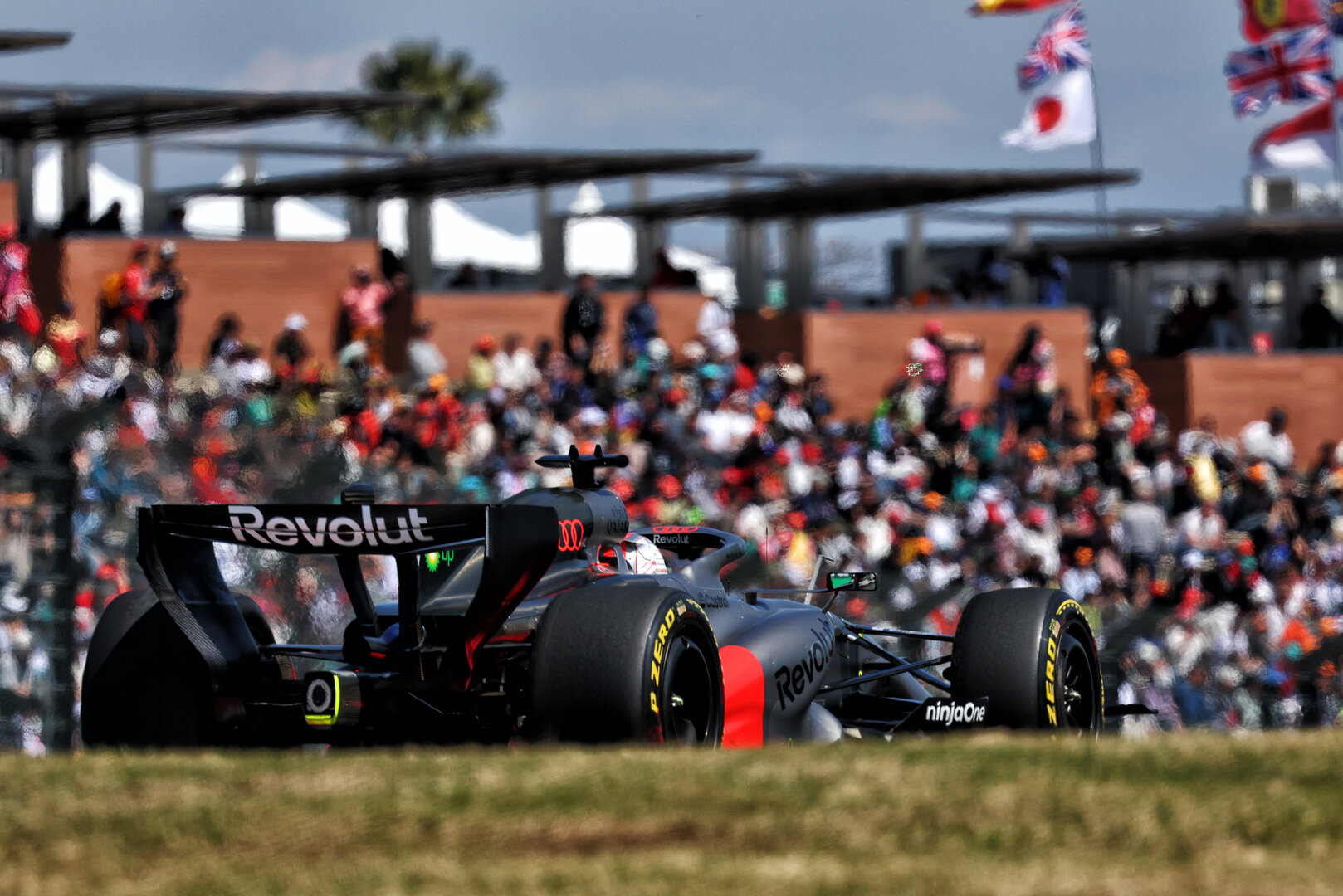 GP GIAPPONE, Nico Hulkenberg (GER) Audi F1 Team R26.
27.03.2026. Formula 1 World Championship, Rd 3, Japanese Grand Prix, Suzuka, Japan, Practice Day.
- www.xpbimages.com, EMail: requests@xpbimages.com © Copyright: Bearne / XPB Images
