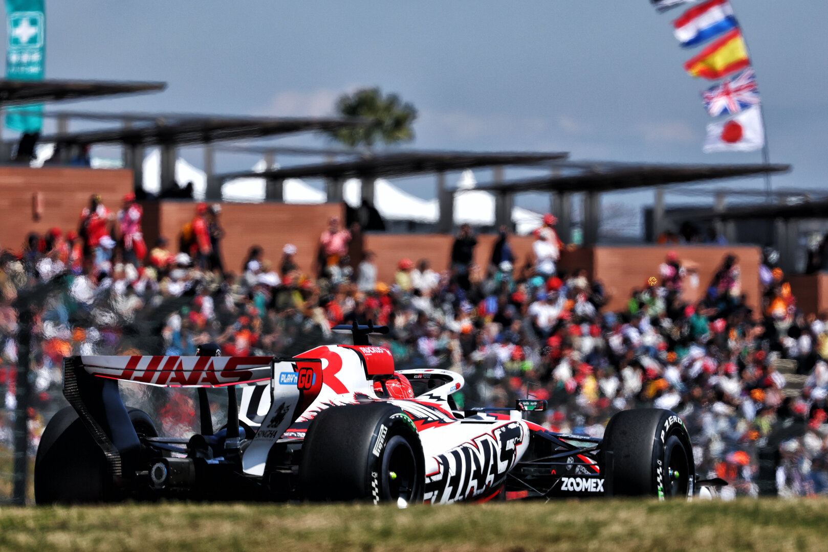 GP GIAPPONE, Esteban Ocon (FRA) Haas F1 Team VF-26.
27.03.2026. Formula 1 World Championship, Rd 3, Japanese Grand Prix, Suzuka, Japan, Practice Day.
- www.xpbimages.com, EMail: requests@xpbimages.com © Copyright: Bearne / XPB Images