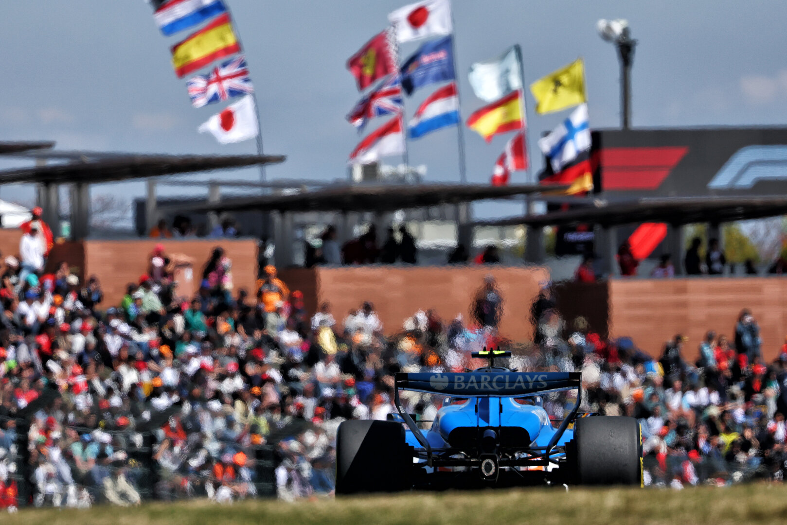 GP GIAPPONE, Carlos Sainz (ESP) Williams F1 Team FW48.
27.03.2026. Formula 1 World Championship, Rd 3, Japanese Grand Prix, Suzuka, Japan, Practice Day.
- www.xpbimages.com, EMail: requests@xpbimages.com © Copyright: Bearne / XPB Images