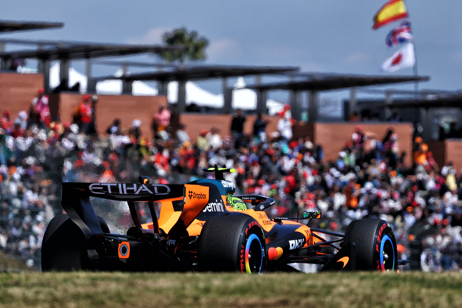 GP GIAPPONE, Lando Norris (GBR) McLaren F1 Team MCL40.
27.03.2026. Formula 1 World Championship, Rd 3, Japanese Grand Prix, Suzuka, Japan, Practice Day.
- www.xpbimages.com, EMail: requests@xpbimages.com © Copyright: Bearne / XPB Images