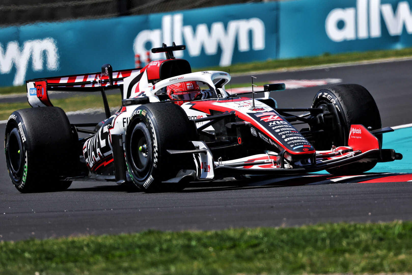 GP GIAPPONE, Esteban Ocon (FRA) Haas F1 Team VF-26.
27.03.2026. Formula 1 World Championship, Rd 3, Japanese Grand Prix, Suzuka, Japan, Practice Day.
- www.xpbimages.com, EMail: requests@xpbimages.com © Copyright: Bearne / XPB Images