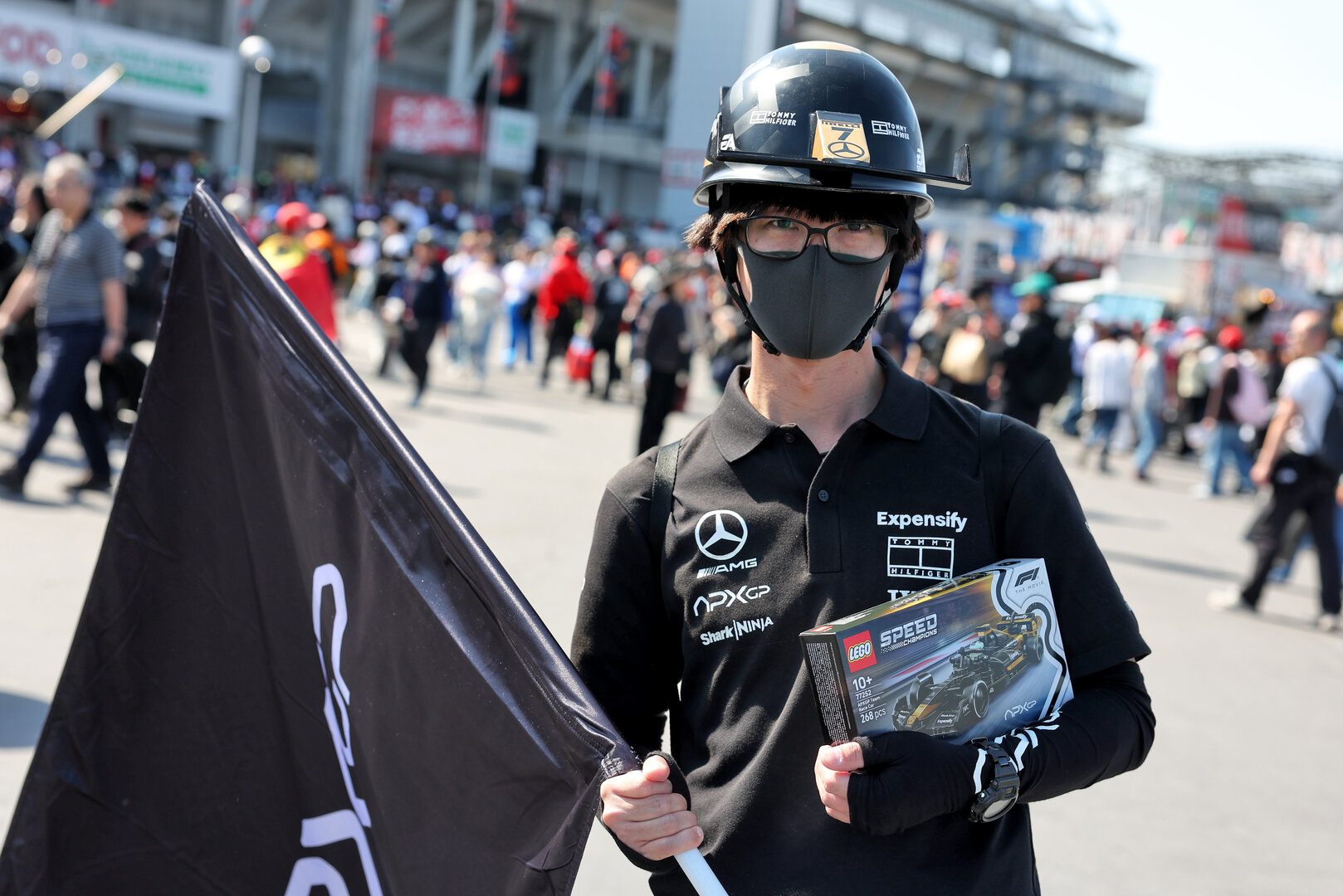 GP GIAPPONE, Circuit Atmosfera - Fan.
27.03.2026. Formula 1 World Championship, Rd 3, Japanese Grand Prix, Suzuka, Japan, Practice Day.
 - www.xpbimages.com, EMail: requests@xpbimages.com © Copyright: Rew / XPB Images