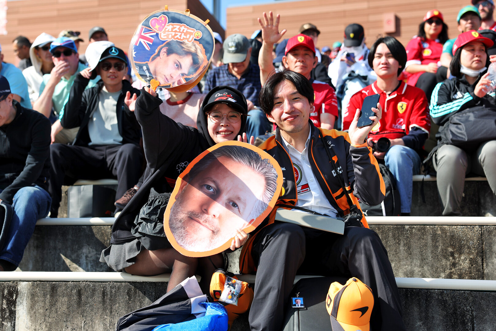 GP GIAPPONE, Circuit Atmosfera - Fans in the grandstand.
27.03.2026. Formula 1 World Championship, Rd 3, Japanese Grand Prix, Suzuka, Japan, Practice Day.
 - www.xpbimages.com, EMail: requests@xpbimages.com © Copyright: Rew / XPB Images