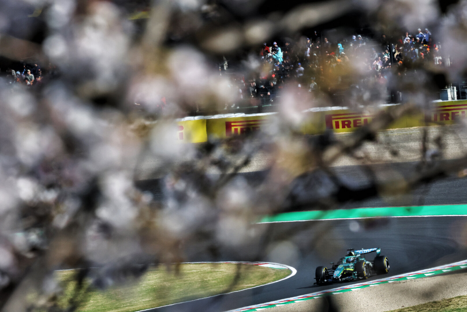 GP GIAPPONE, Lance Stroll (CDN) Aston Martin F1 Team AMR26.
27.03.2026. Formula 1 World Championship, Rd 3, Japanese Grand Prix, Suzuka, Japan, Practice Day.
- www.xpbimages.com, EMail: requests@xpbimages.com © Copyright: Bearne / XPB Images