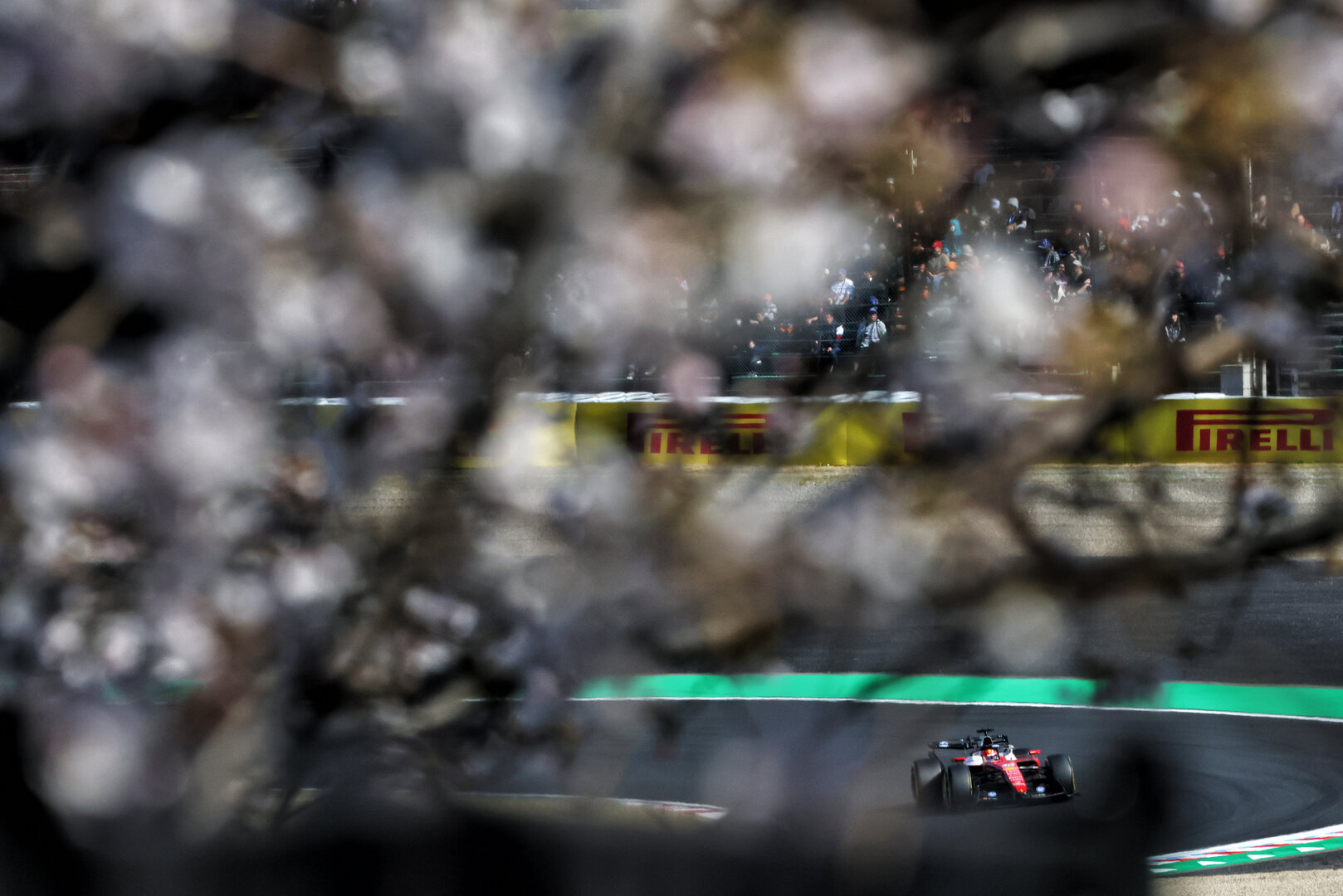 GP GIAPPONE, Charles Leclerc (MON) Ferrari SF-26.
27.03.2026. Formula 1 World Championship, Rd 3, Japanese Grand Prix, Suzuka, Japan, Practice Day.
- www.xpbimages.com, EMail: requests@xpbimages.com © Copyright: Bearne / XPB Images