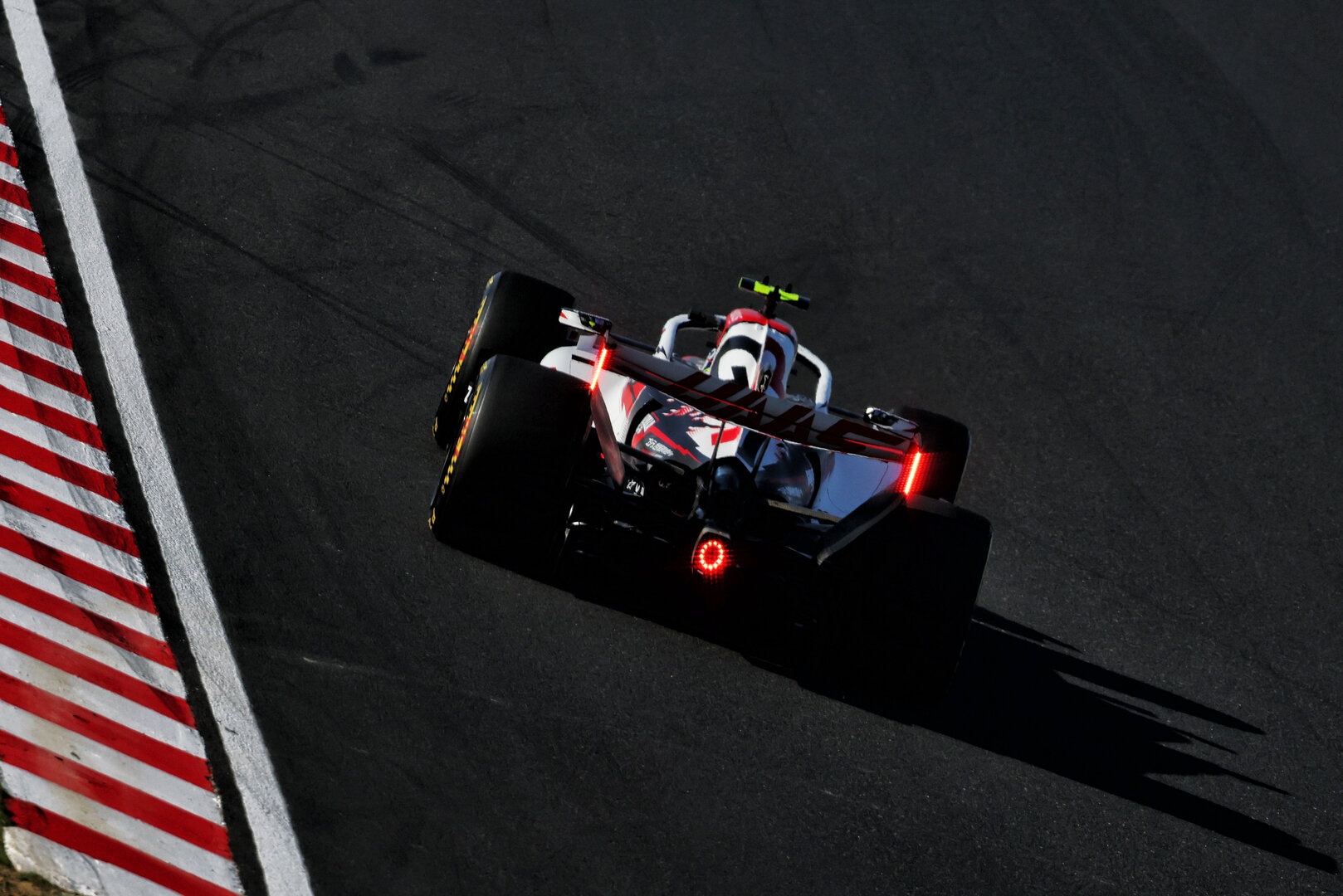 GP GIAPPONE, Oliver Bearman (GBR) Haas F1 Team VF-26.
27.03.2026. Formula 1 World Championship, Rd 3, Japanese Grand Prix, Suzuka, Japan, Practice Day.
- www.xpbimages.com, EMail: requests@xpbimages.com © Copyright: Bearne / XPB Images